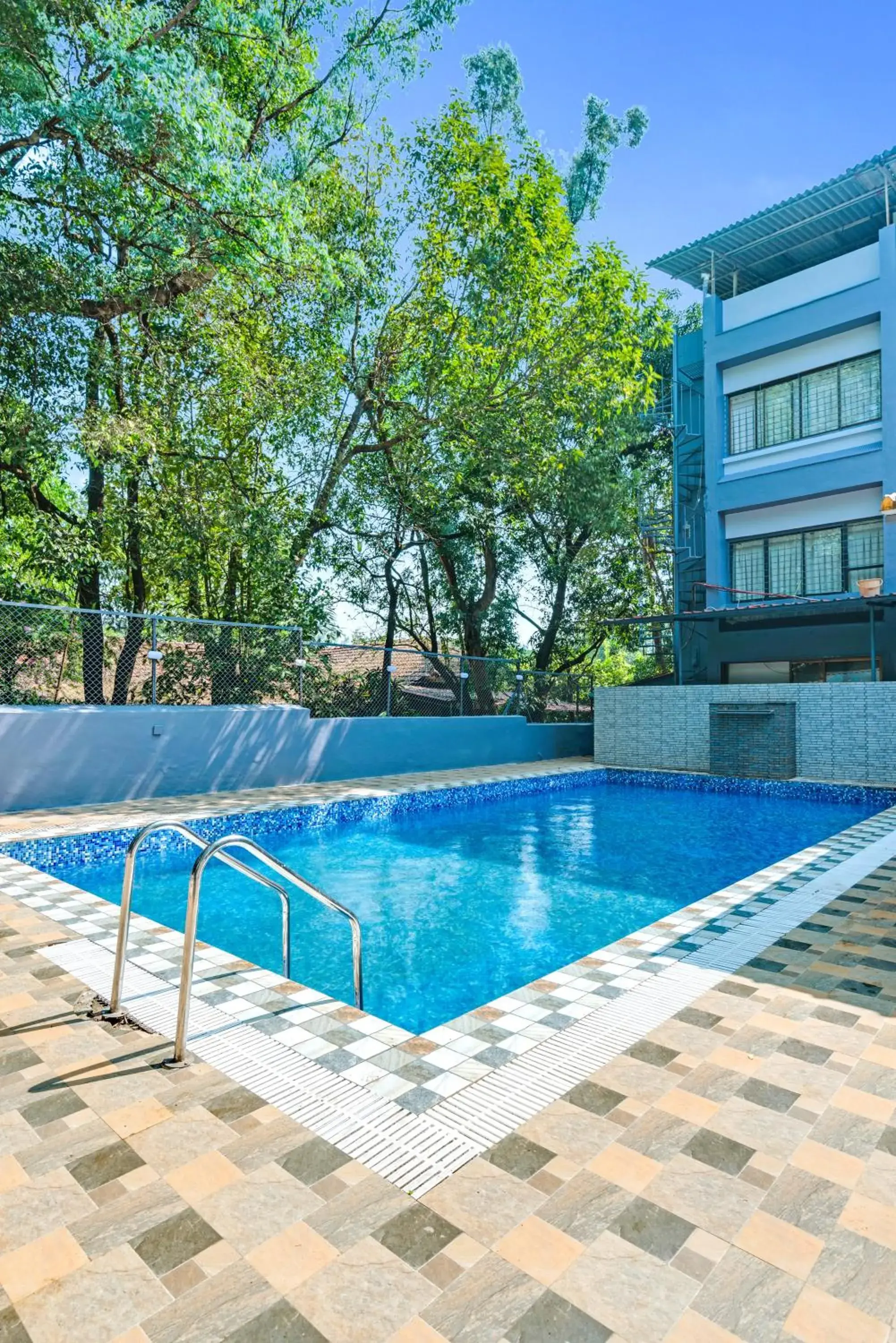 Swimming pool in Emerald Retreat Swimming pool in Emerald Retreat
