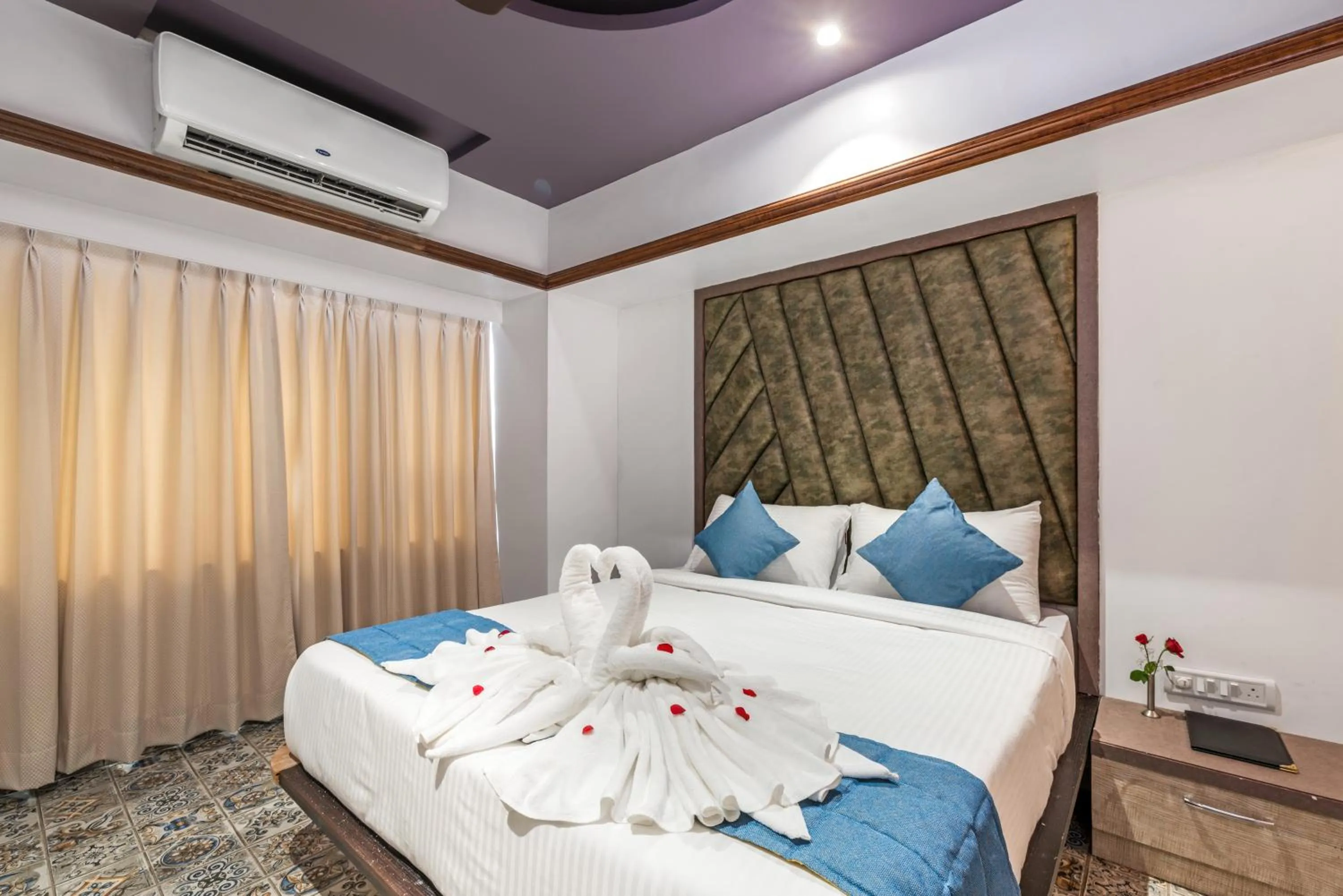 Bed in Emerald Retreat