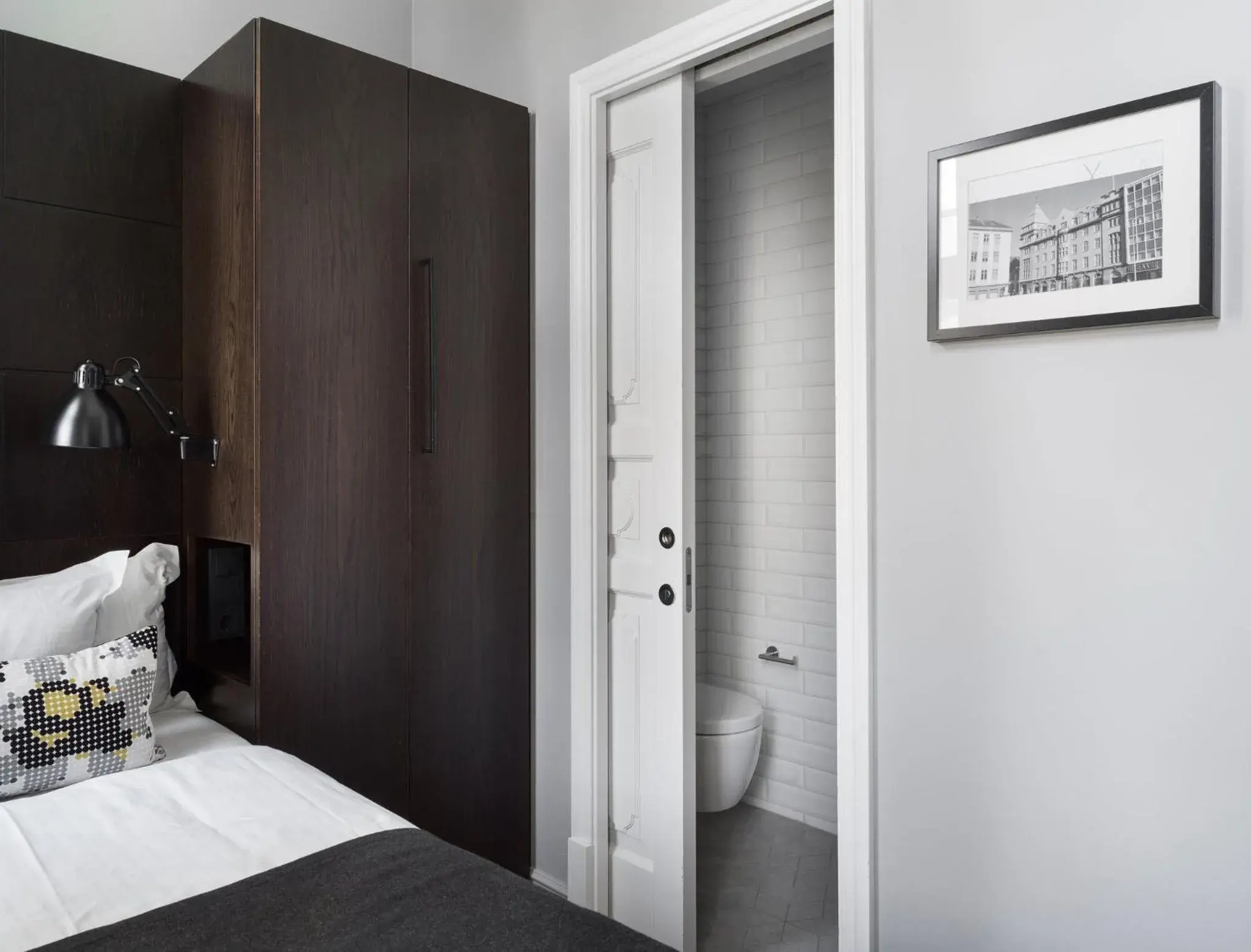 Bedroom, Bed in Apótek Hotel Reykjavík by Keahotels Bedroom, Bed in Apótek Hotel Reykjavík by Keahotels