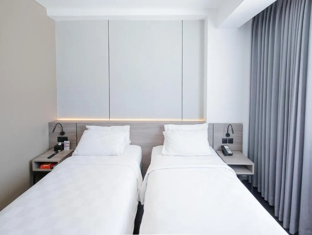 Bedroom, Bed in Swiss-Belinn Airport Jakarta