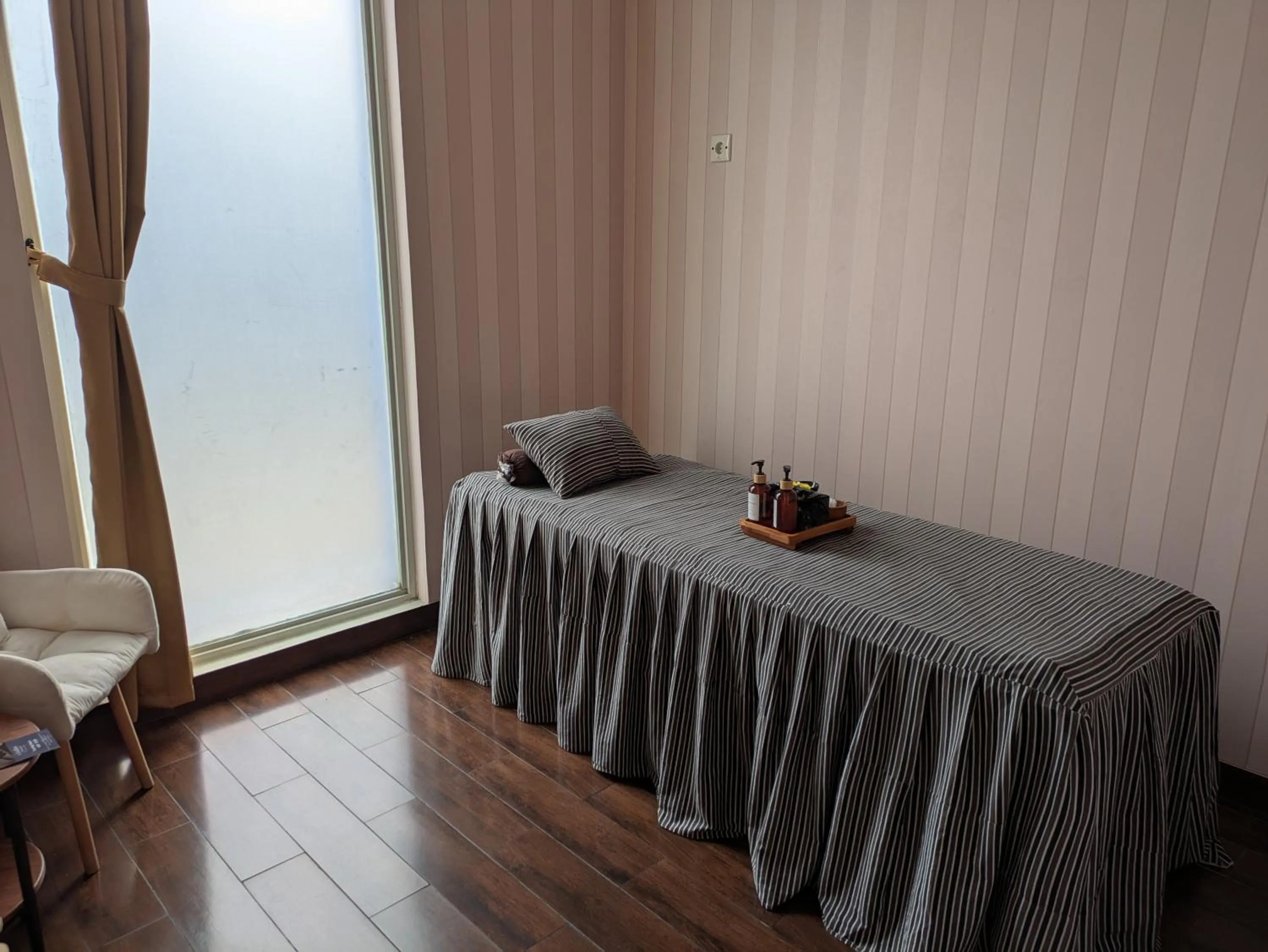 Spa and wellness centre/facilities, Bed in Citadines Connect Airport Jakarta Hotel