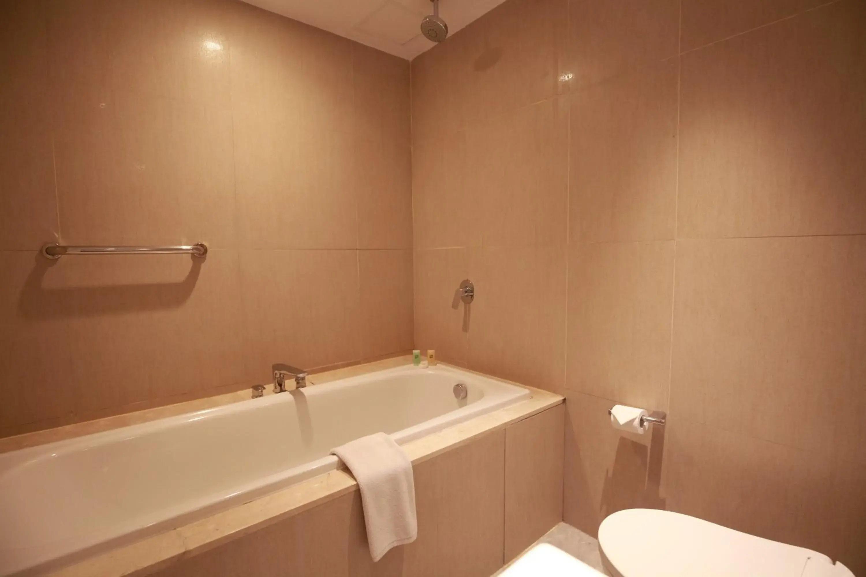 Deluxe Queen Room in Swiss-Belinn Airport Jakarta Deluxe Queen Room in Swiss-Belinn Airport Jakarta