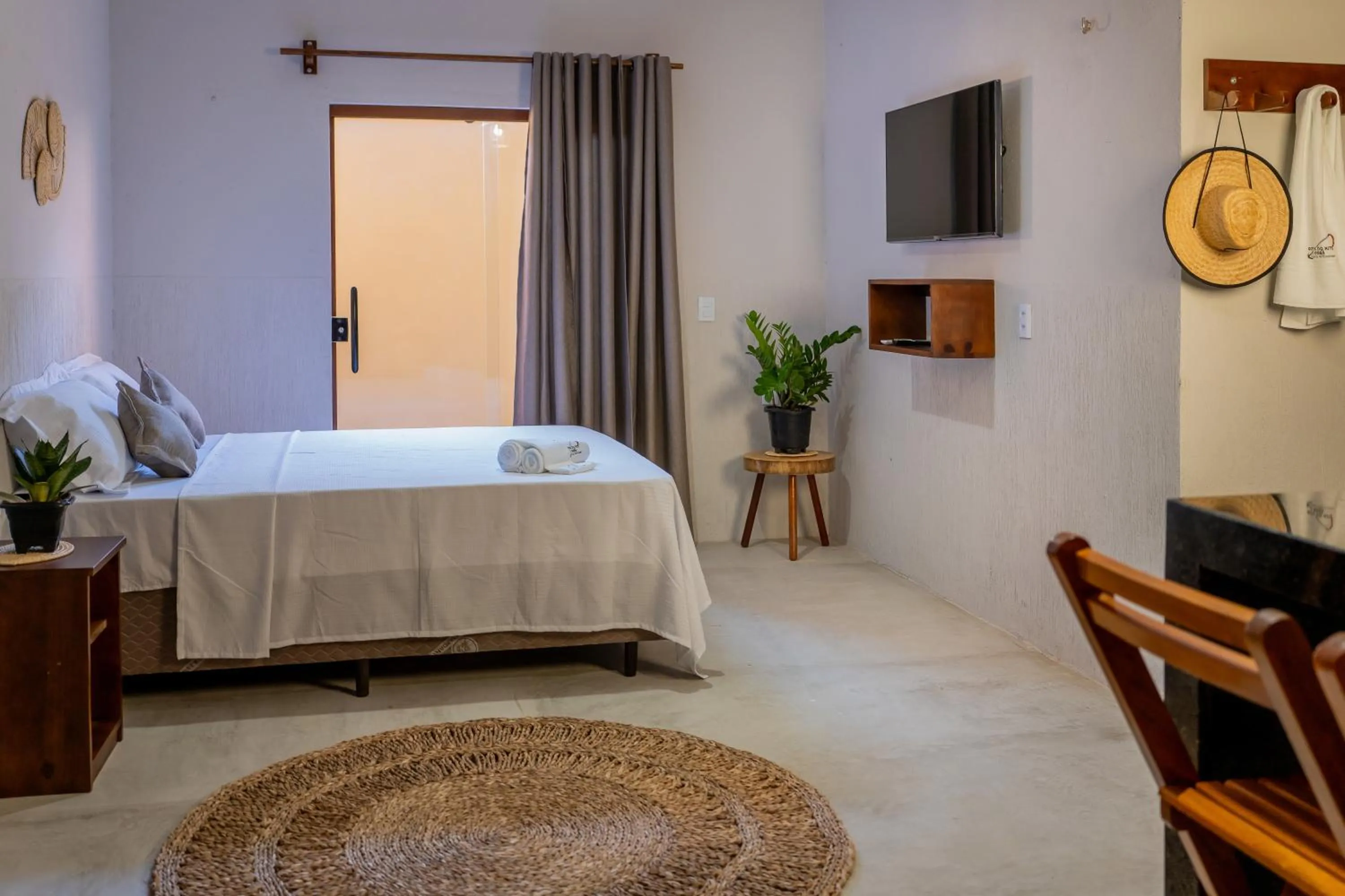 Photo of the whole room, Bed in Pousada Rota do Kite Preá