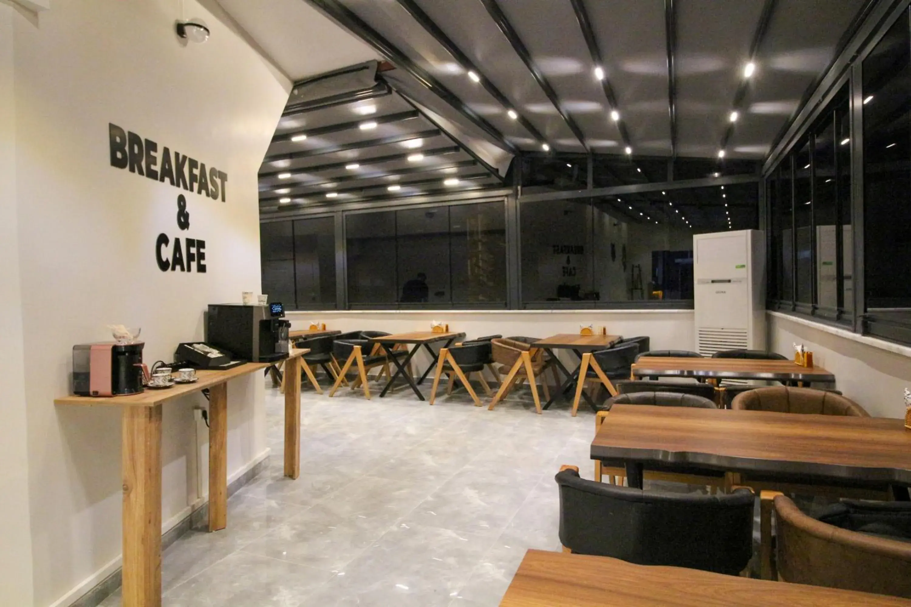 Restaurant/places to eat in Kaya Hotel SAW Restaurant/places to eat in Kaya Hotel SAW