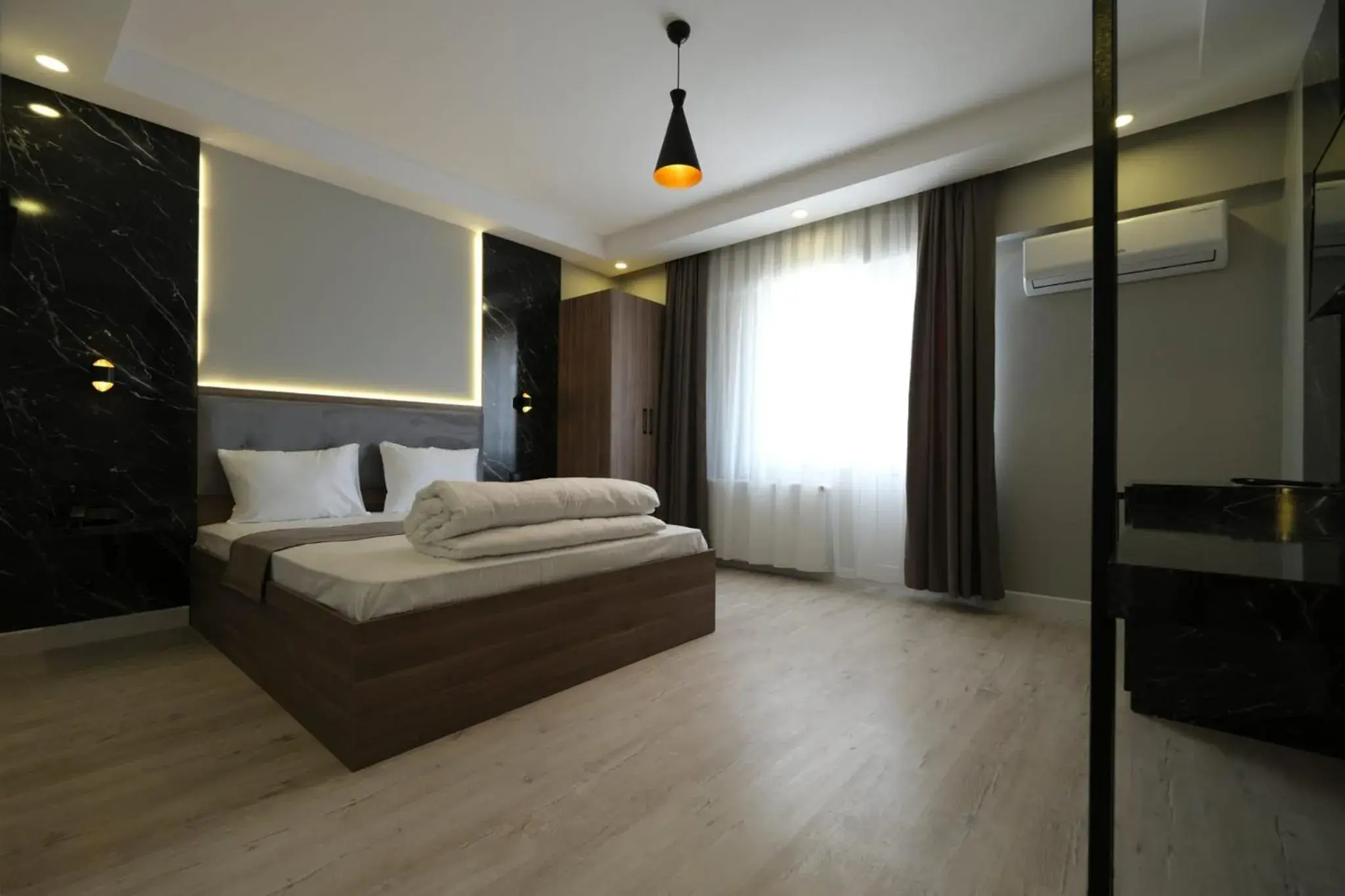 Deluxe Double Room with Two Double Beds in Cevvo Hotel Deluxe Double Room with Two Double Beds in Cevvo Hotel