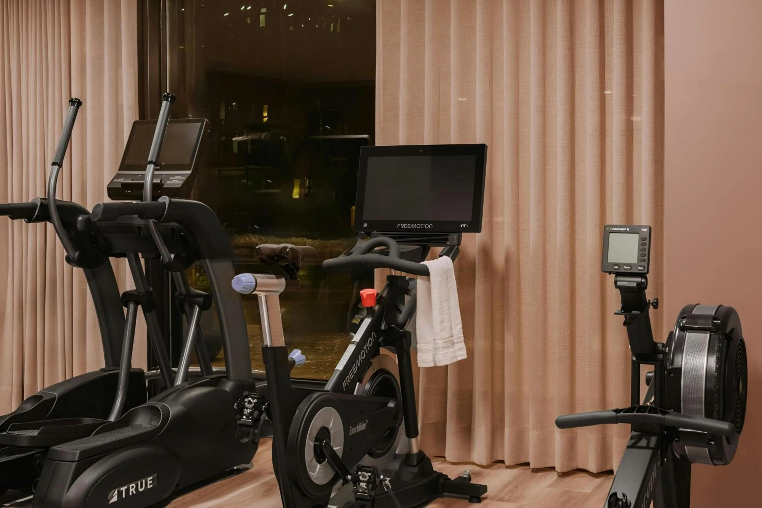 Fitness centre/facilities in Sonder by Marriott Bonvoy Arlo Apartments Downtown