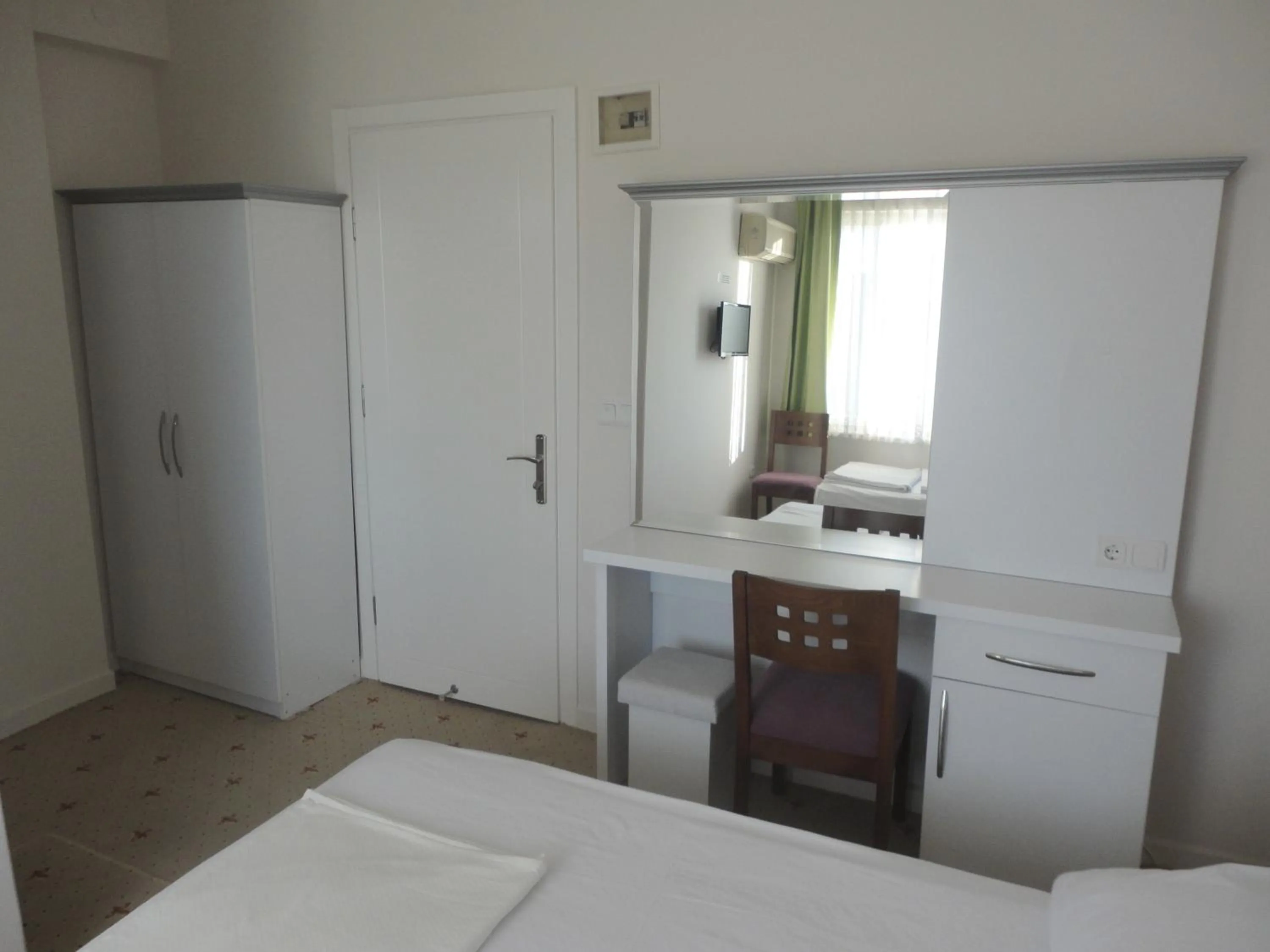 Photo of the whole room, Bed in Cicek Hotel & Apartments