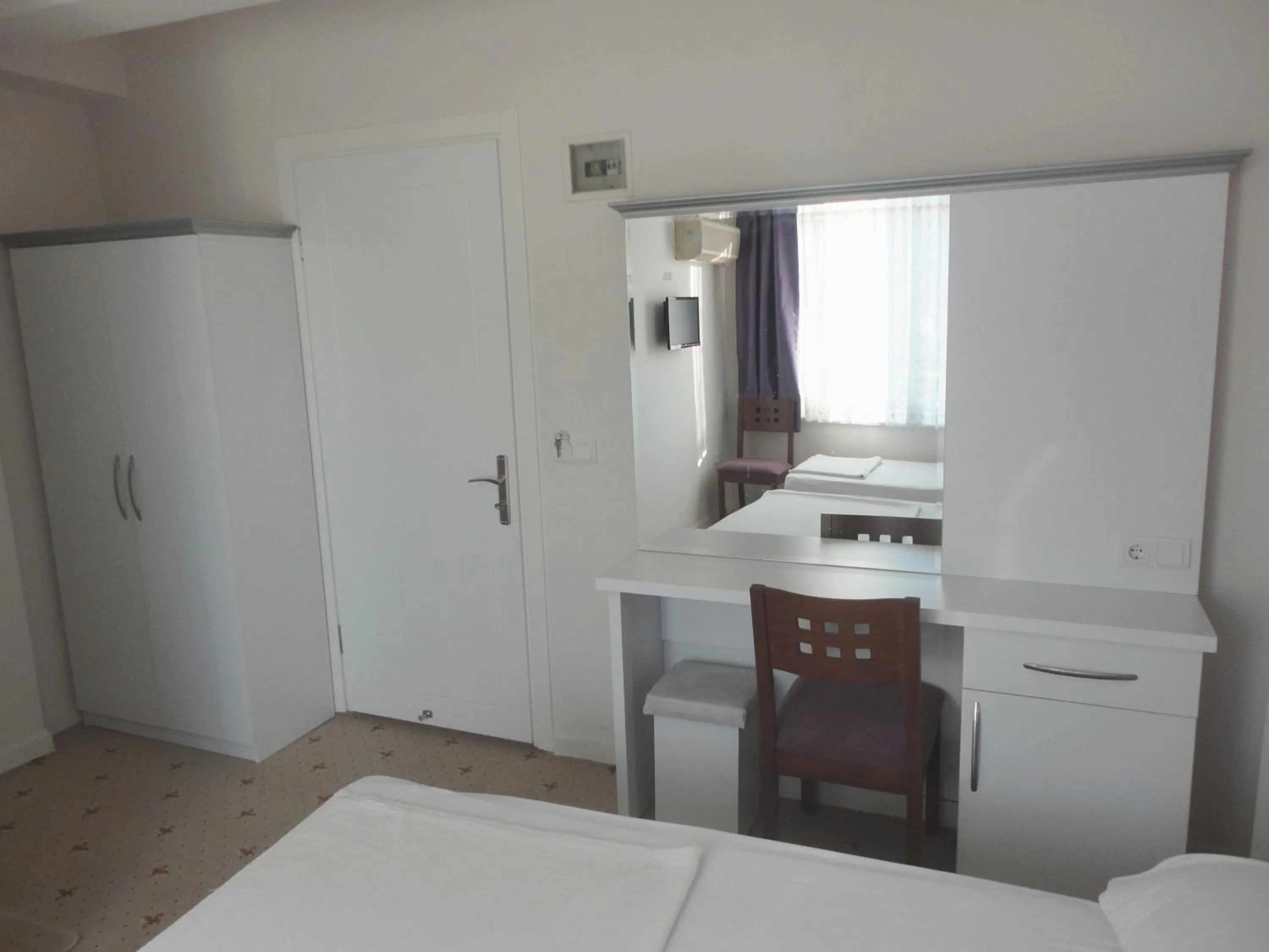 Photo of the whole room, Bed in Cicek Hotel & Apartments