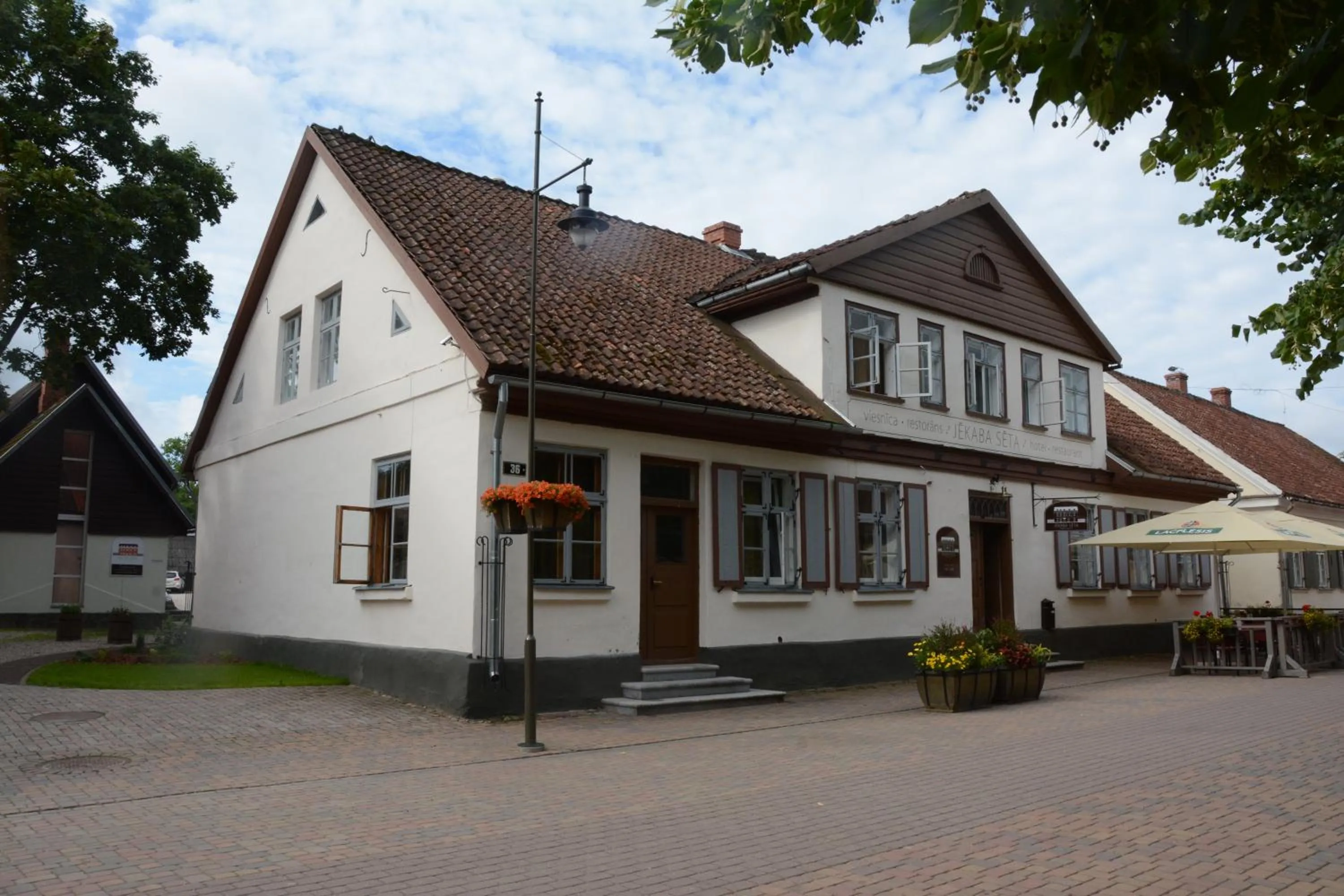 Facade/entrance in Jēkaba sēta