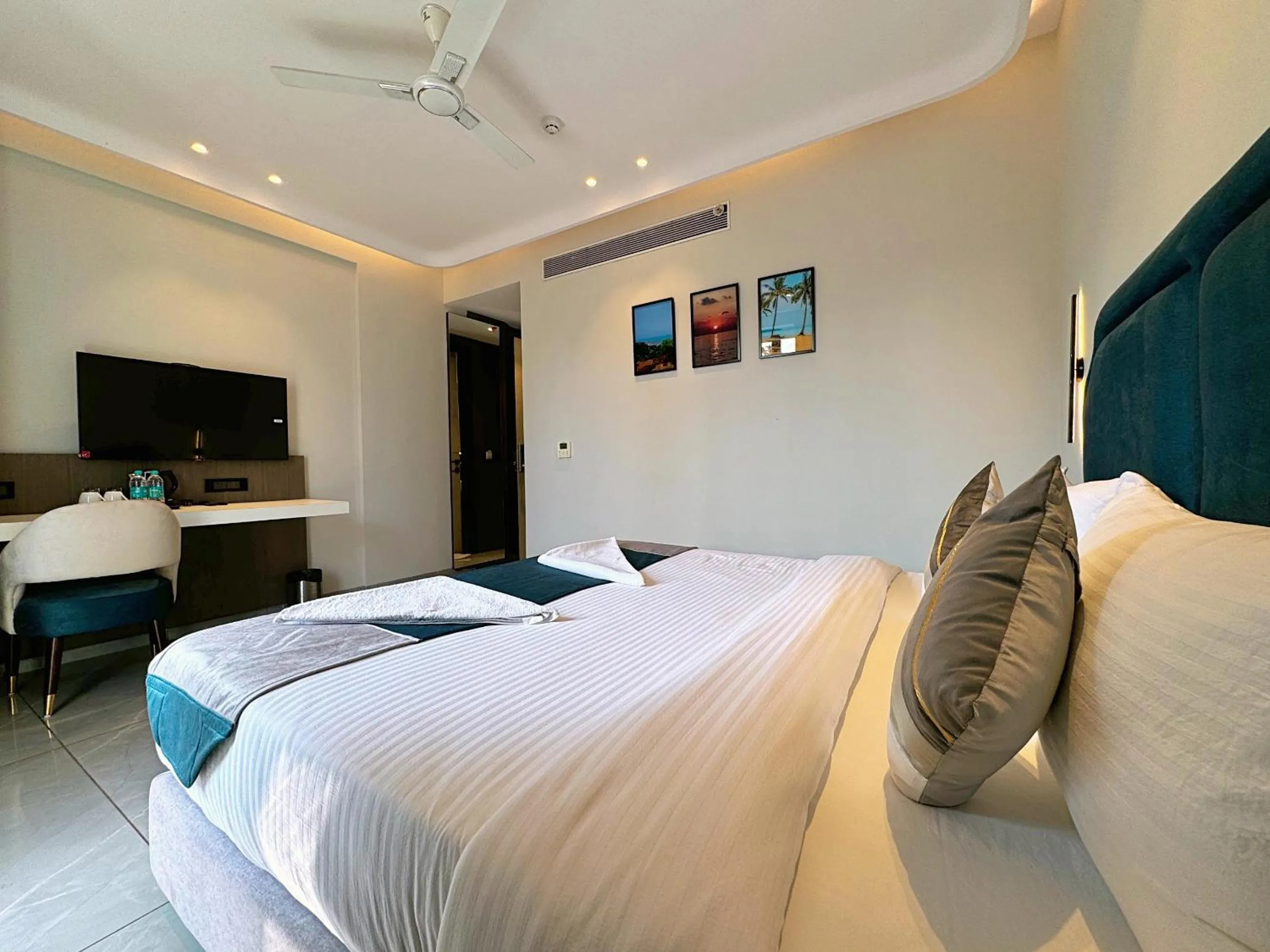 Photo of the whole room, Bed in Skon Baga Bliss Hotel by Orion Hotels