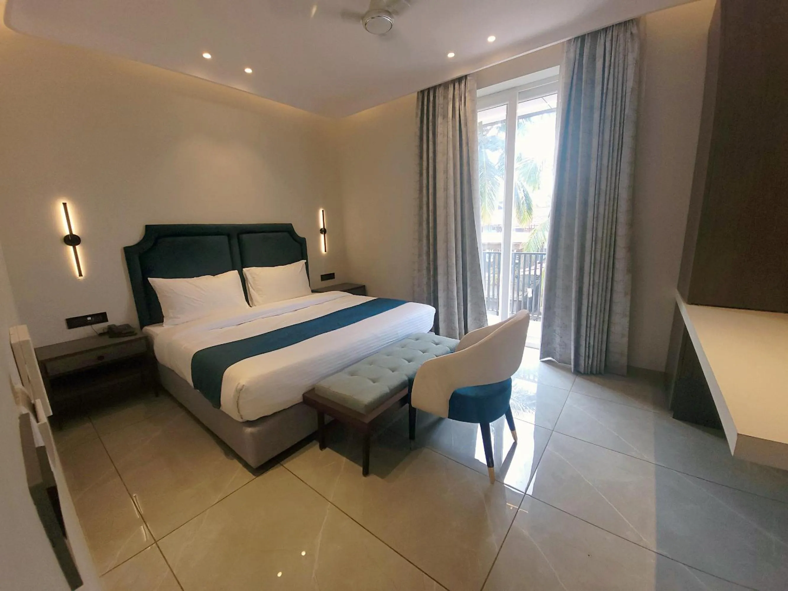 Photo of the whole room, Bed in Skon Baga Bliss Hotel by Orion Hotels