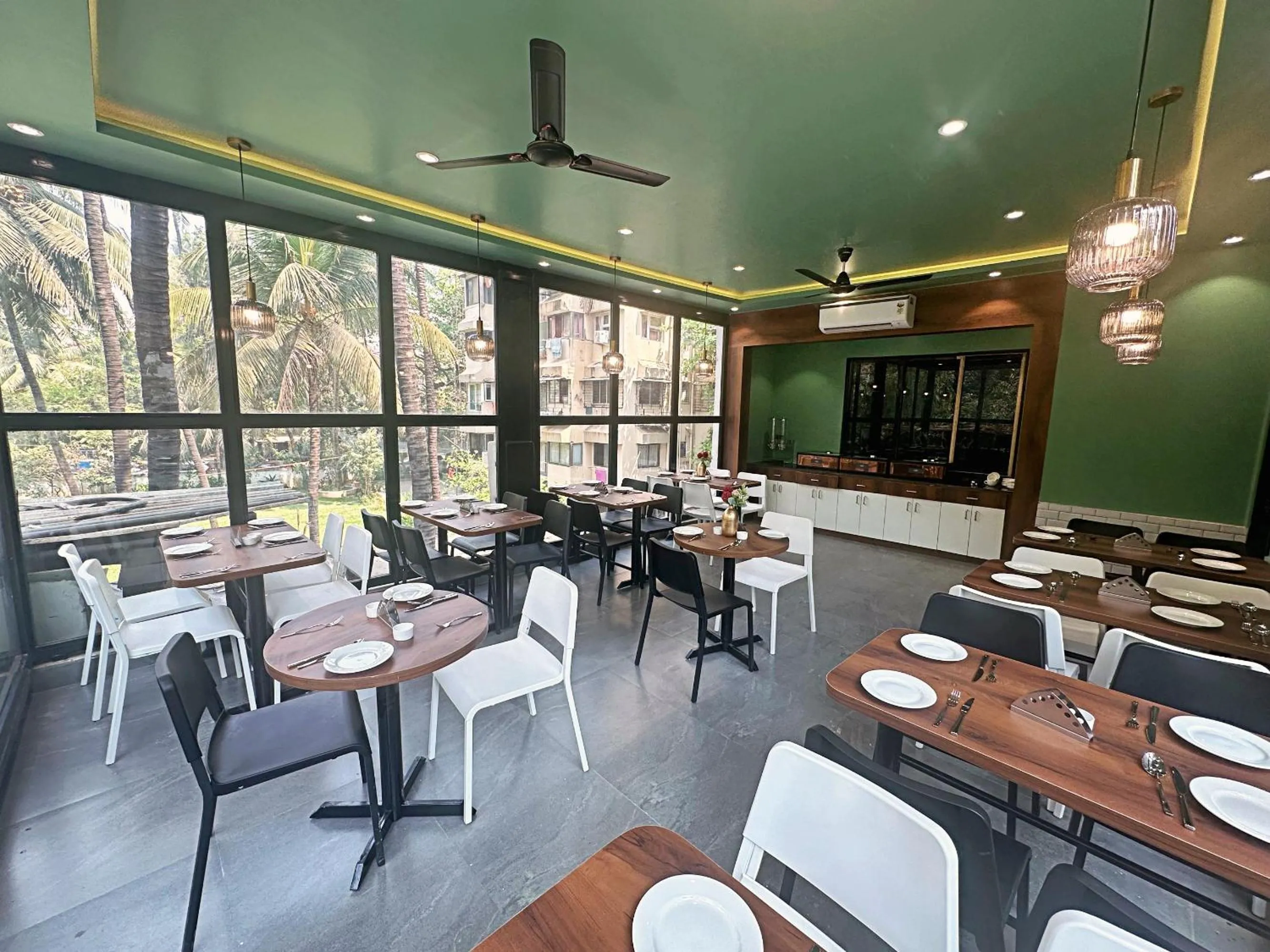 Restaurant/places to eat in asar hotel Varanasi