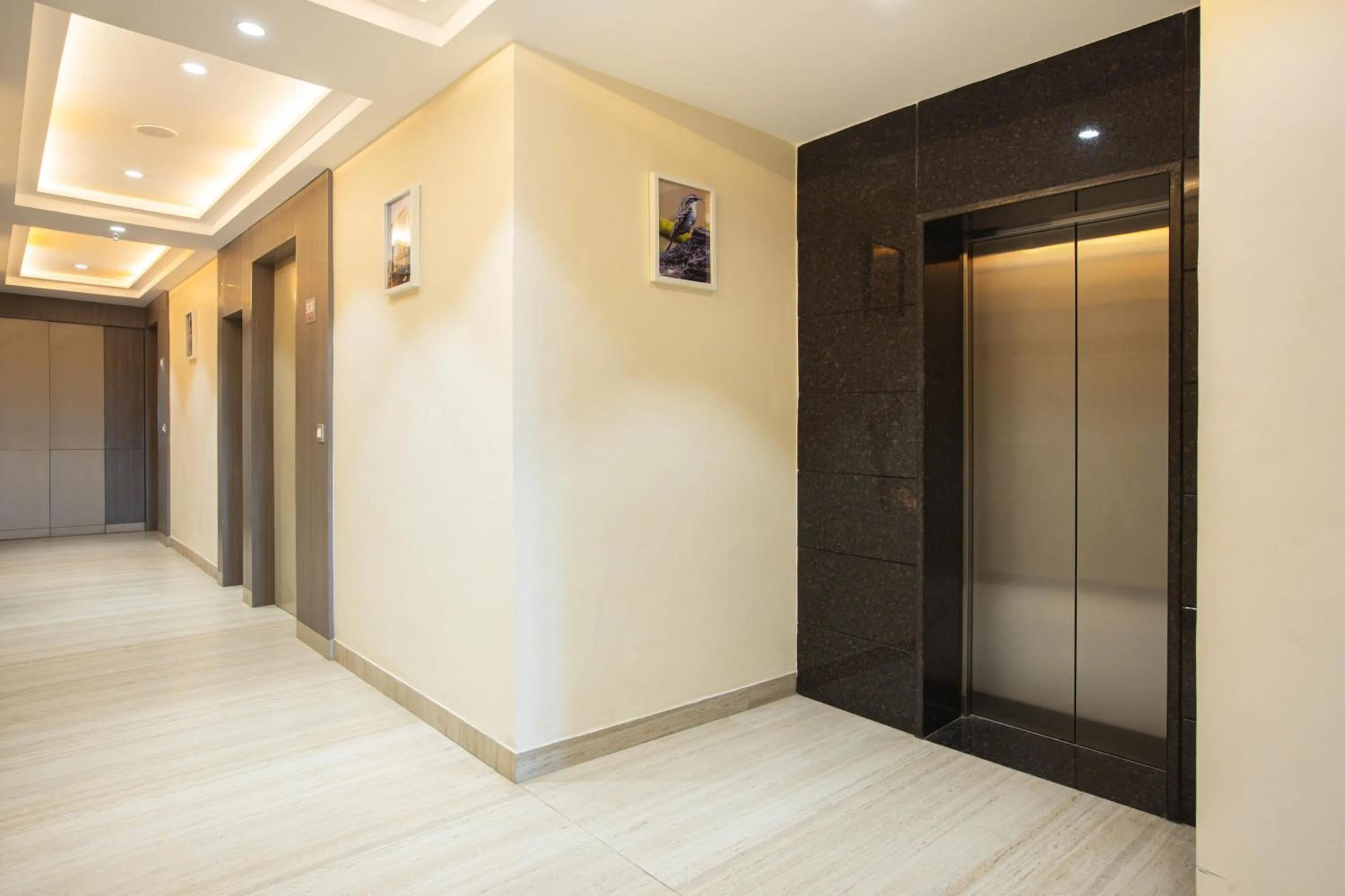 elevator in asar hotel Varanasi