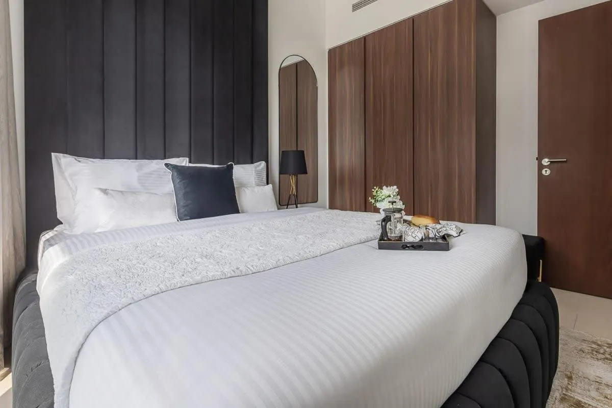 Bed in Frank Porter - Reva Residences