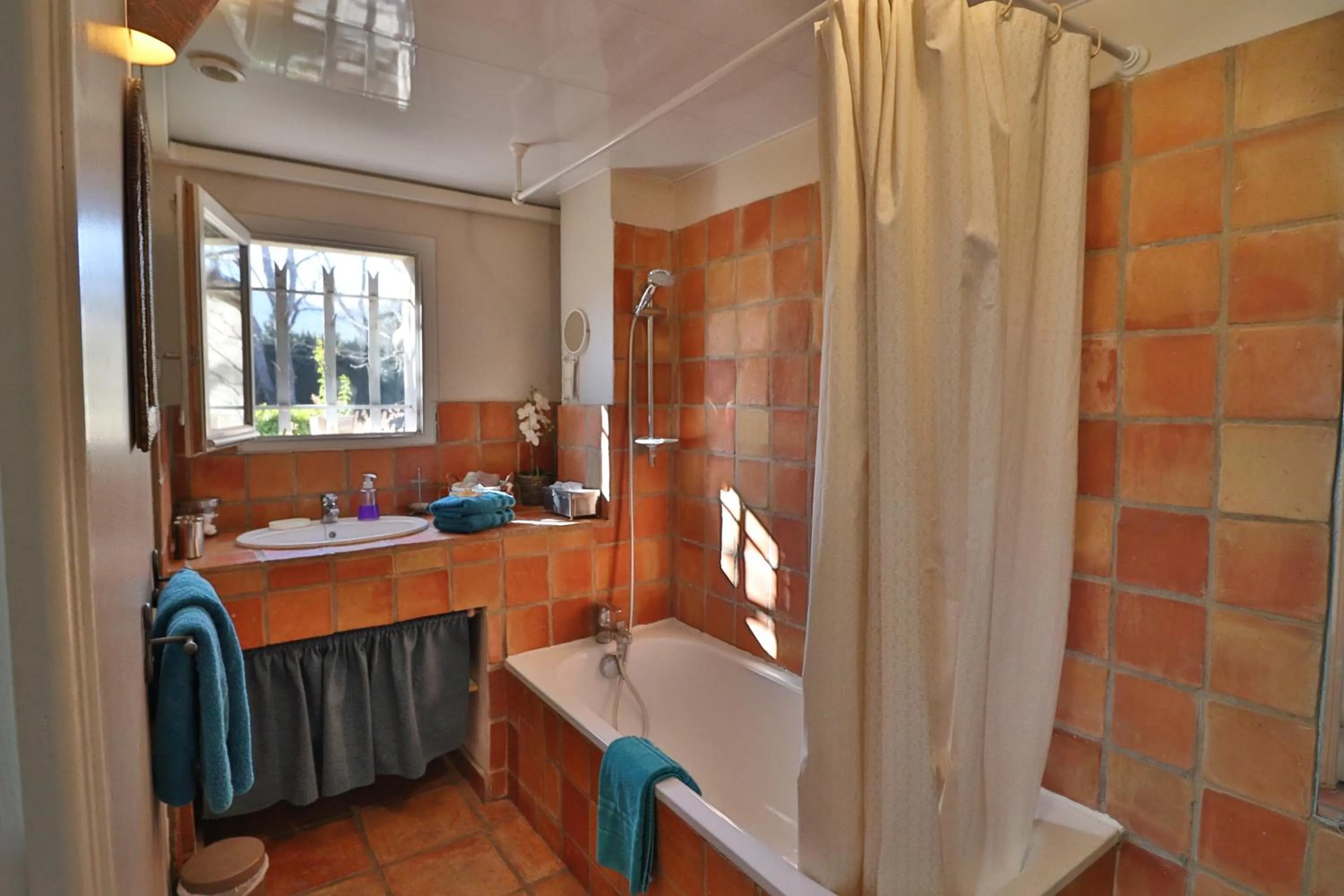 Bathroom in Le Mas de Bertagne