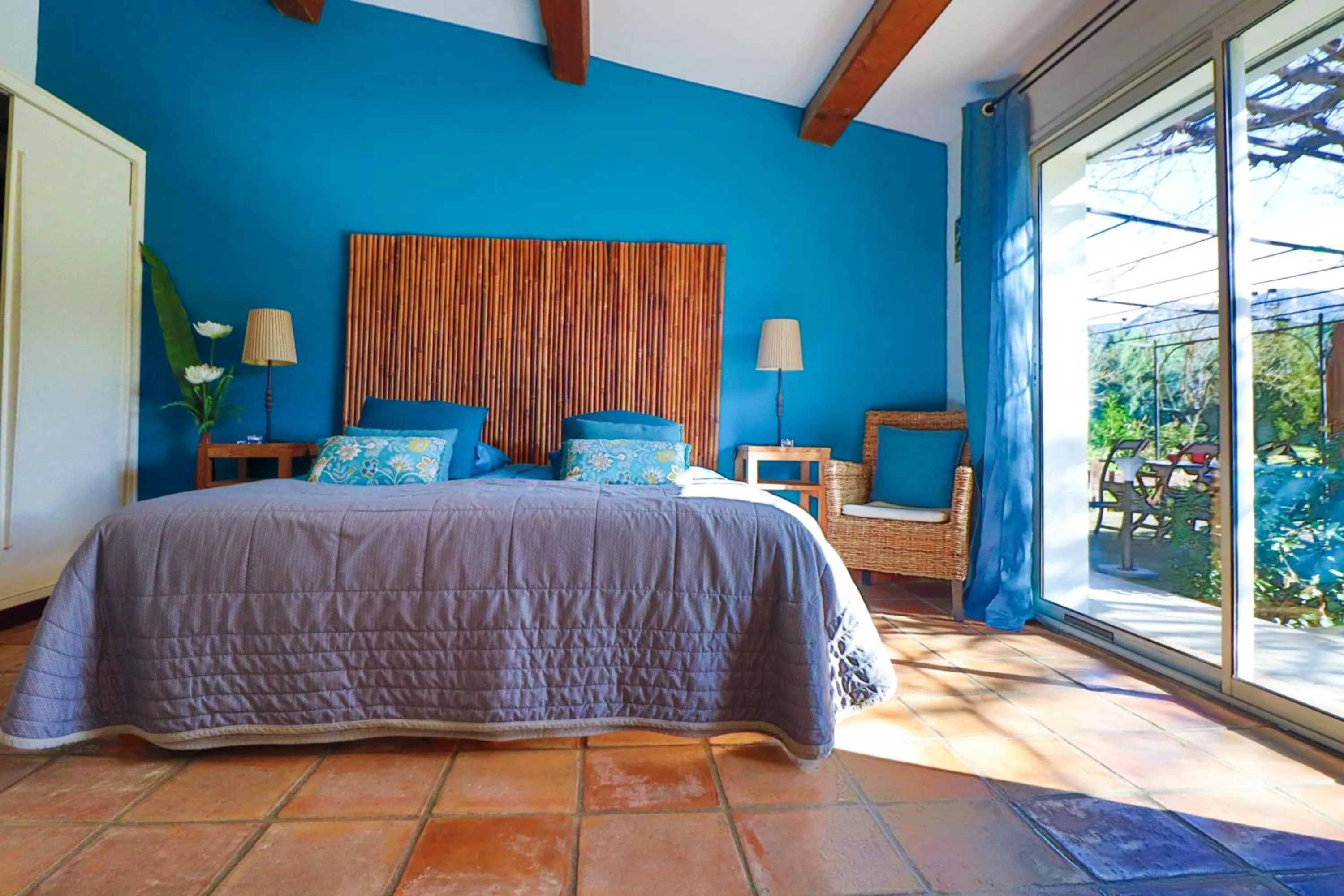 View (from property/room), Bed in Le Mas de Bertagne