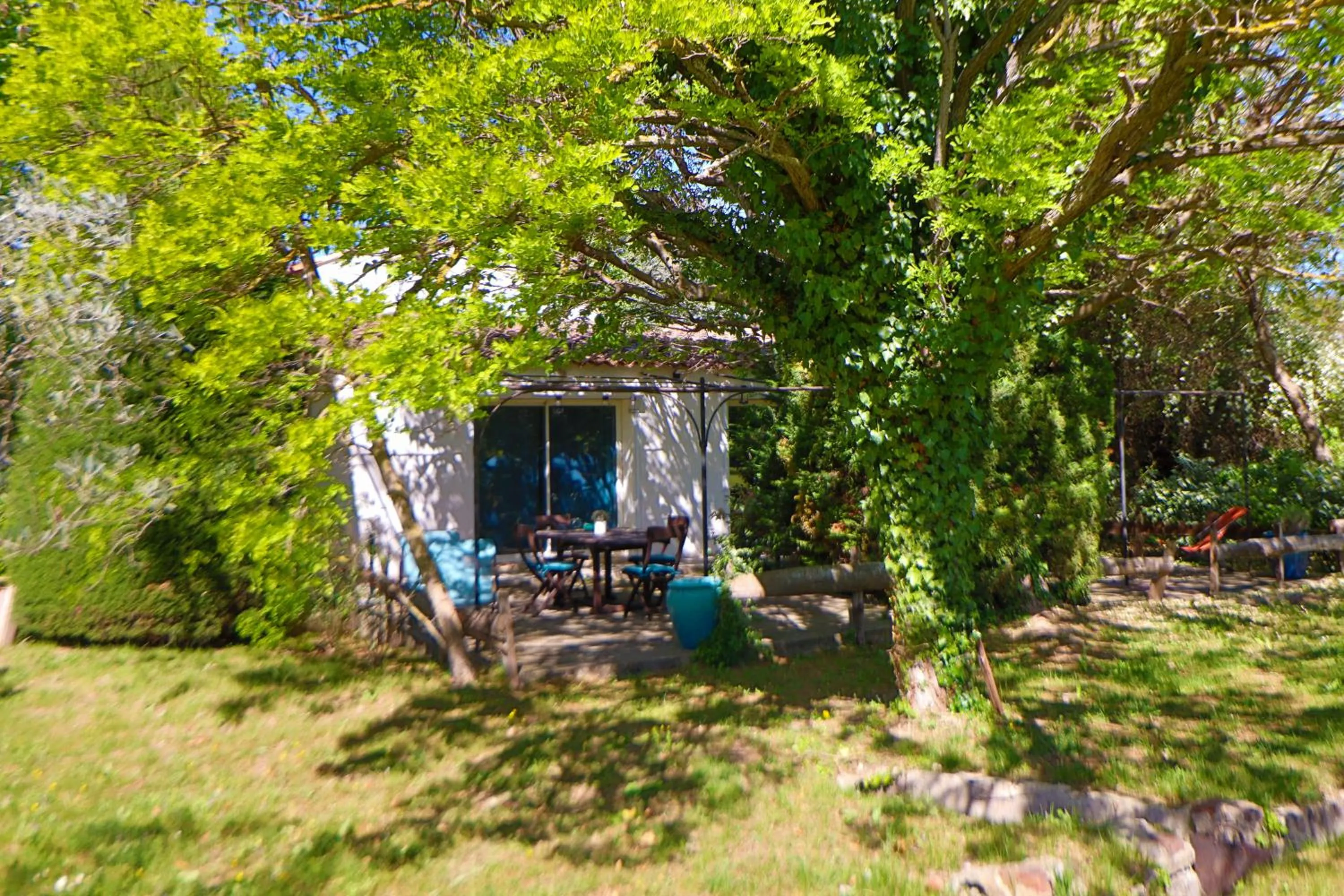 Property building in Le Mas de Bertagne