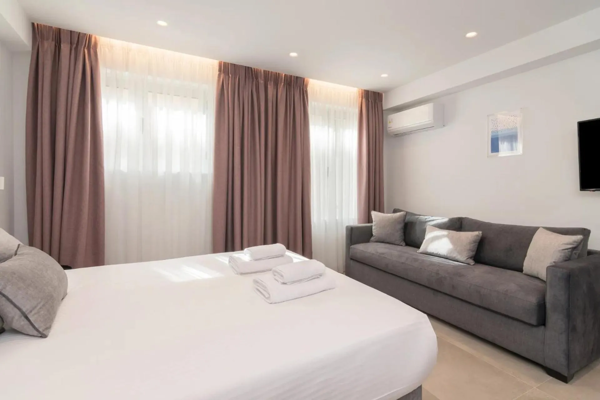 Bed in Athens Theatrou Apartments