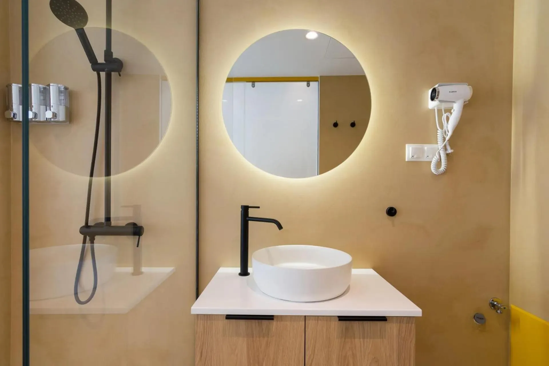 Athens Theatrou Apartments