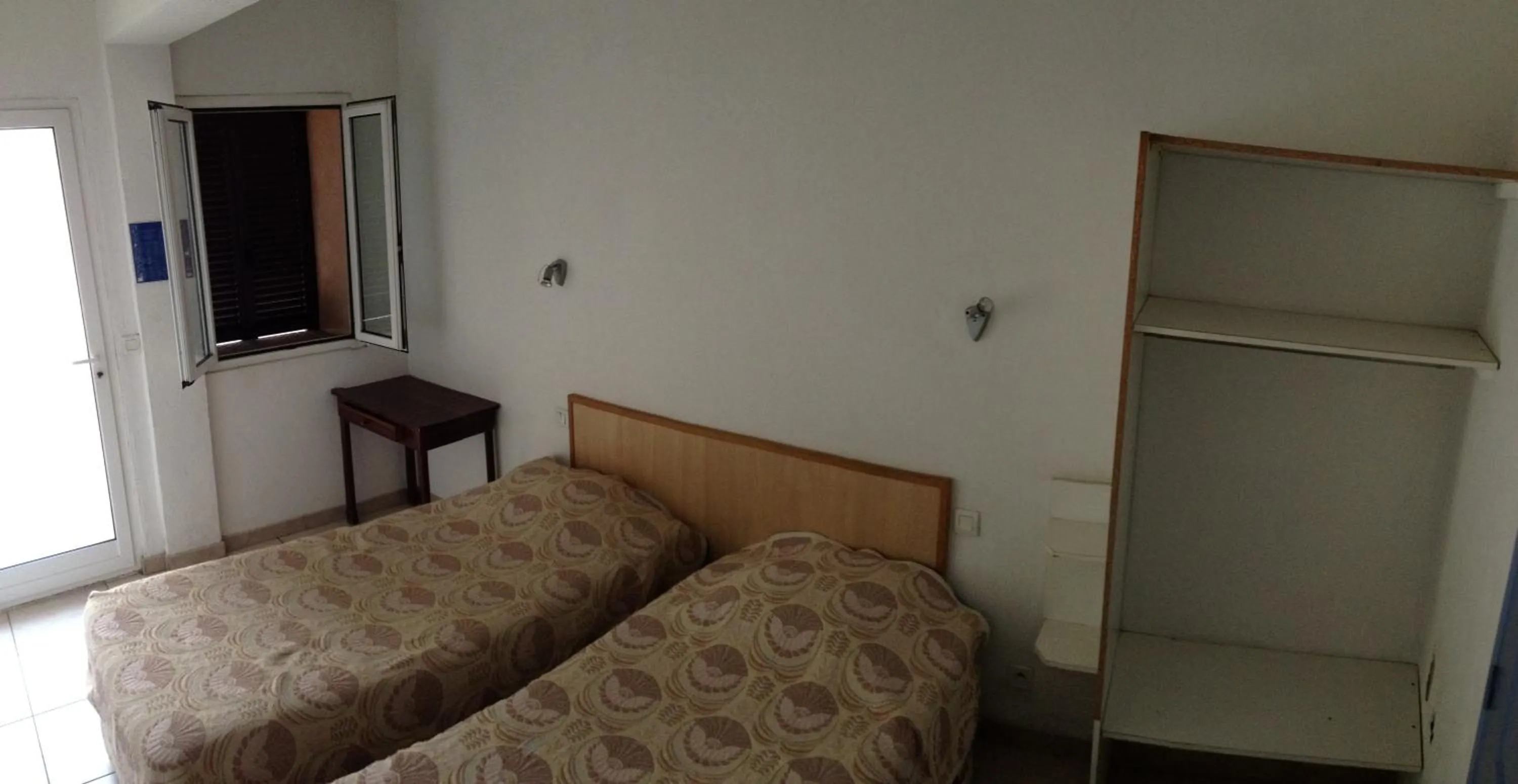 Bedroom, Bed in Hostellerie du loup