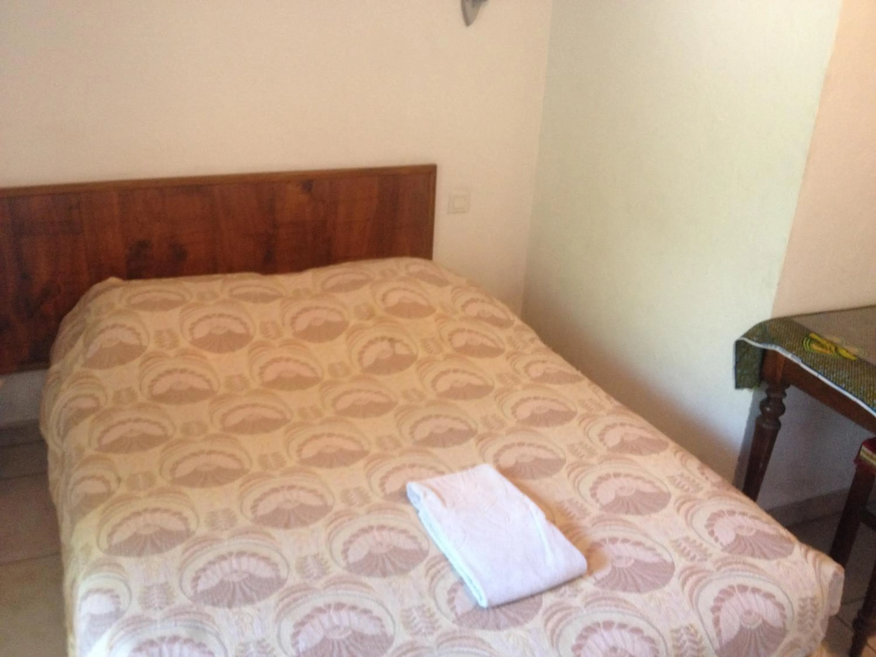 Bedroom, Bed in Hostellerie du loup