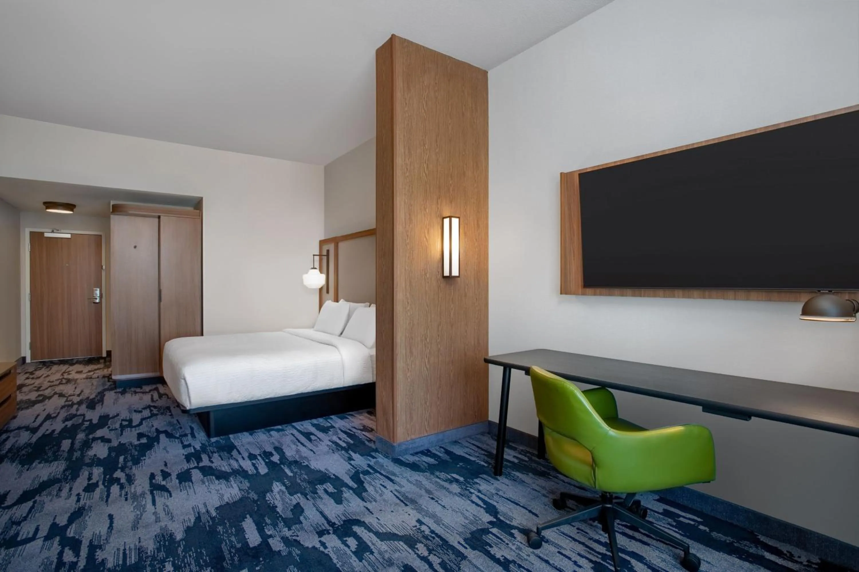 Photo of the whole room, Bed in Fairfield by Marriott Inn & Suites Indianapolis Plainfield