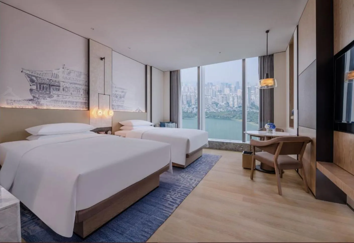 Photo of the whole room, Bed in Wuhan Marriott Hotel Wuchang