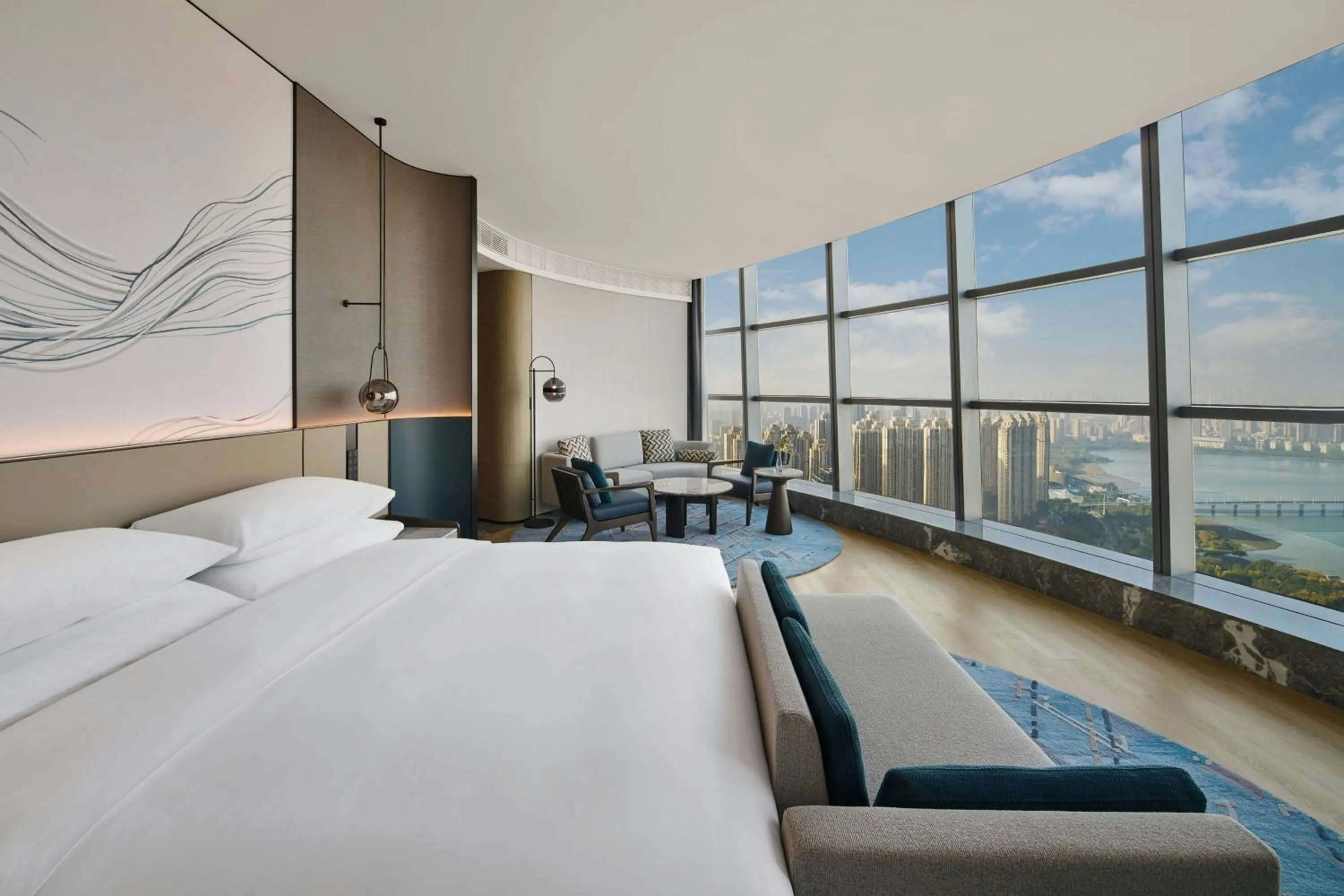 Bedroom, Bed in Wuhan Marriott Hotel Wuchang