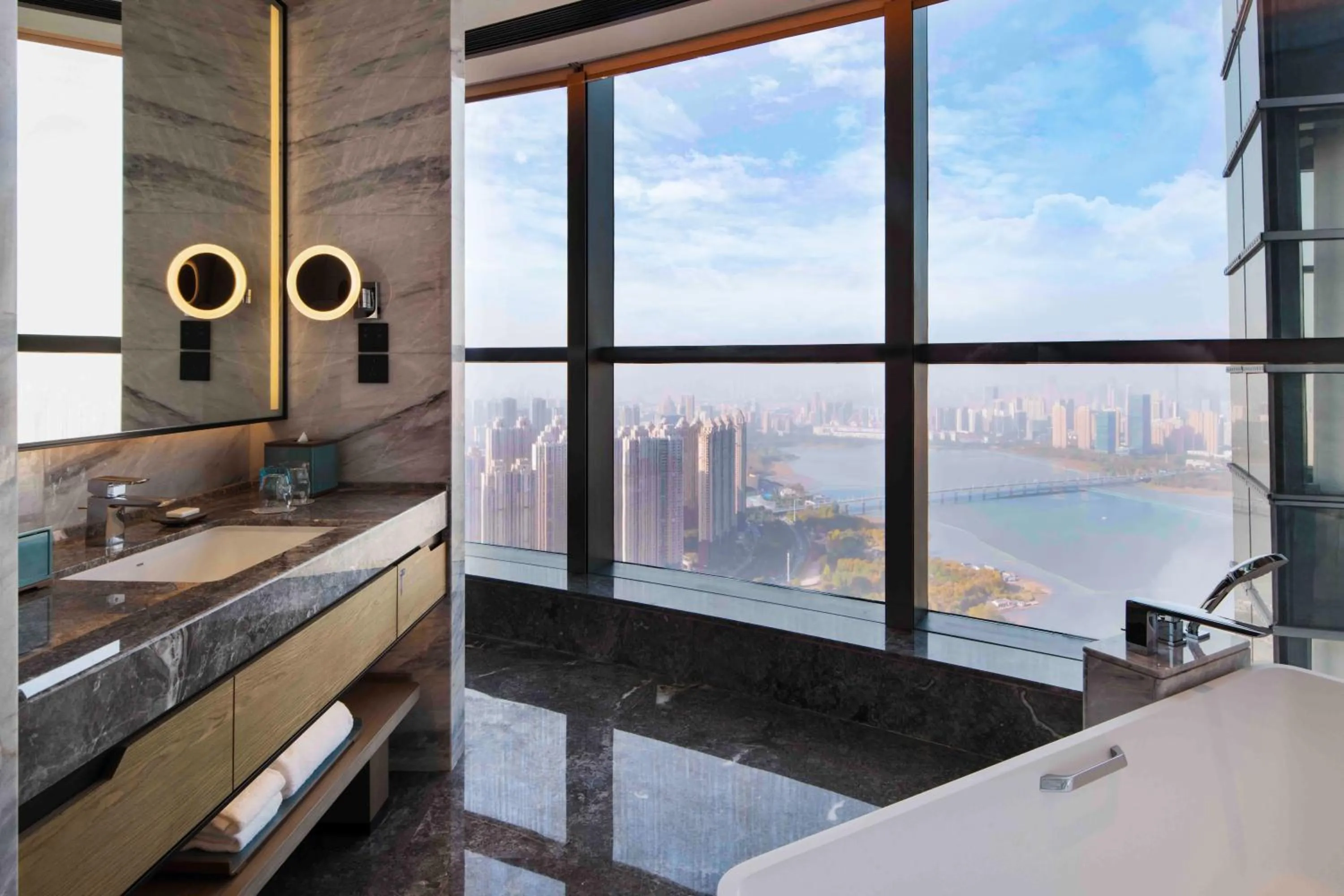 Toilet, Bed in Wuhan Marriott Hotel Wuchang