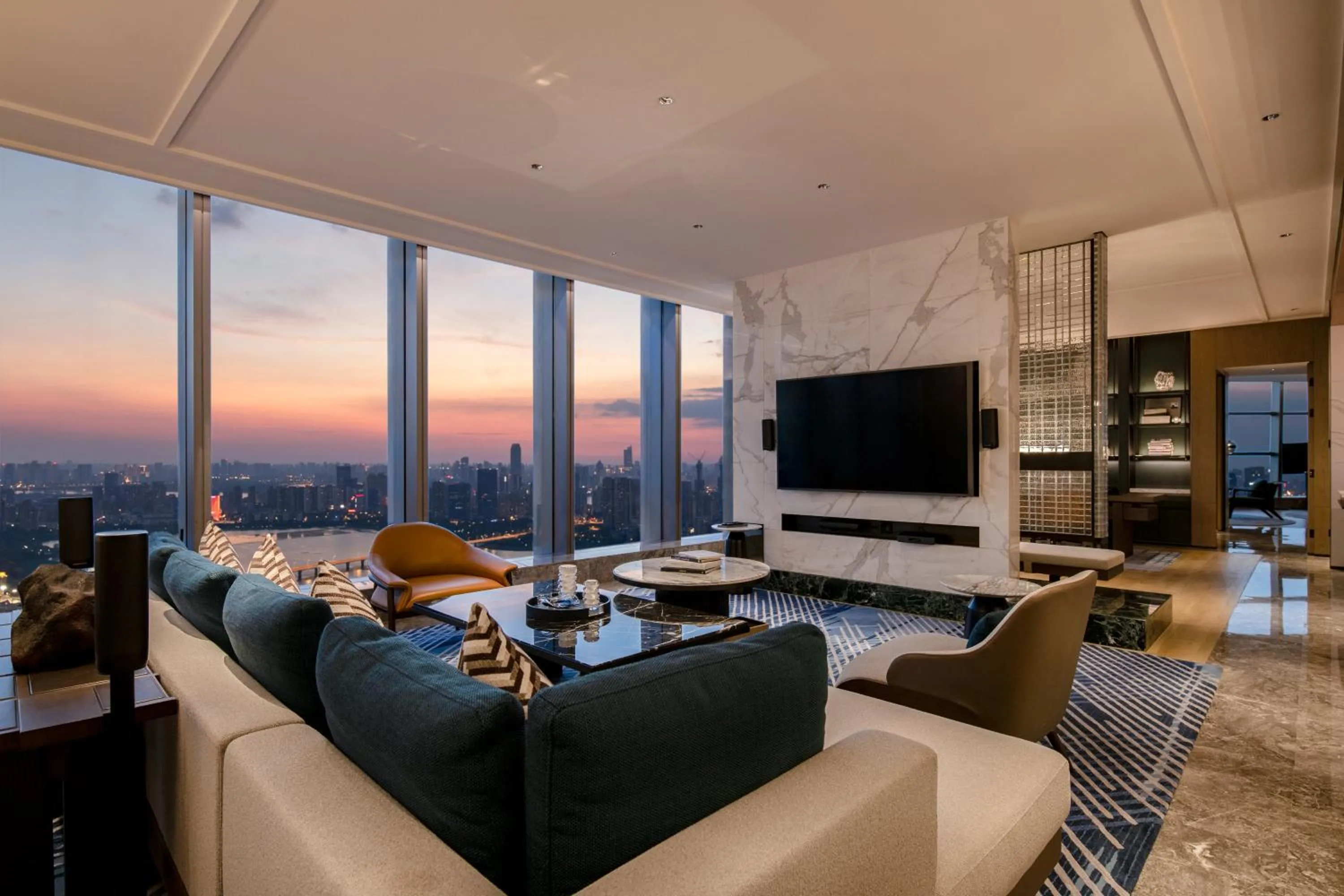 Communal lounge/ TV room in Wuhan Marriott Hotel Wuchang