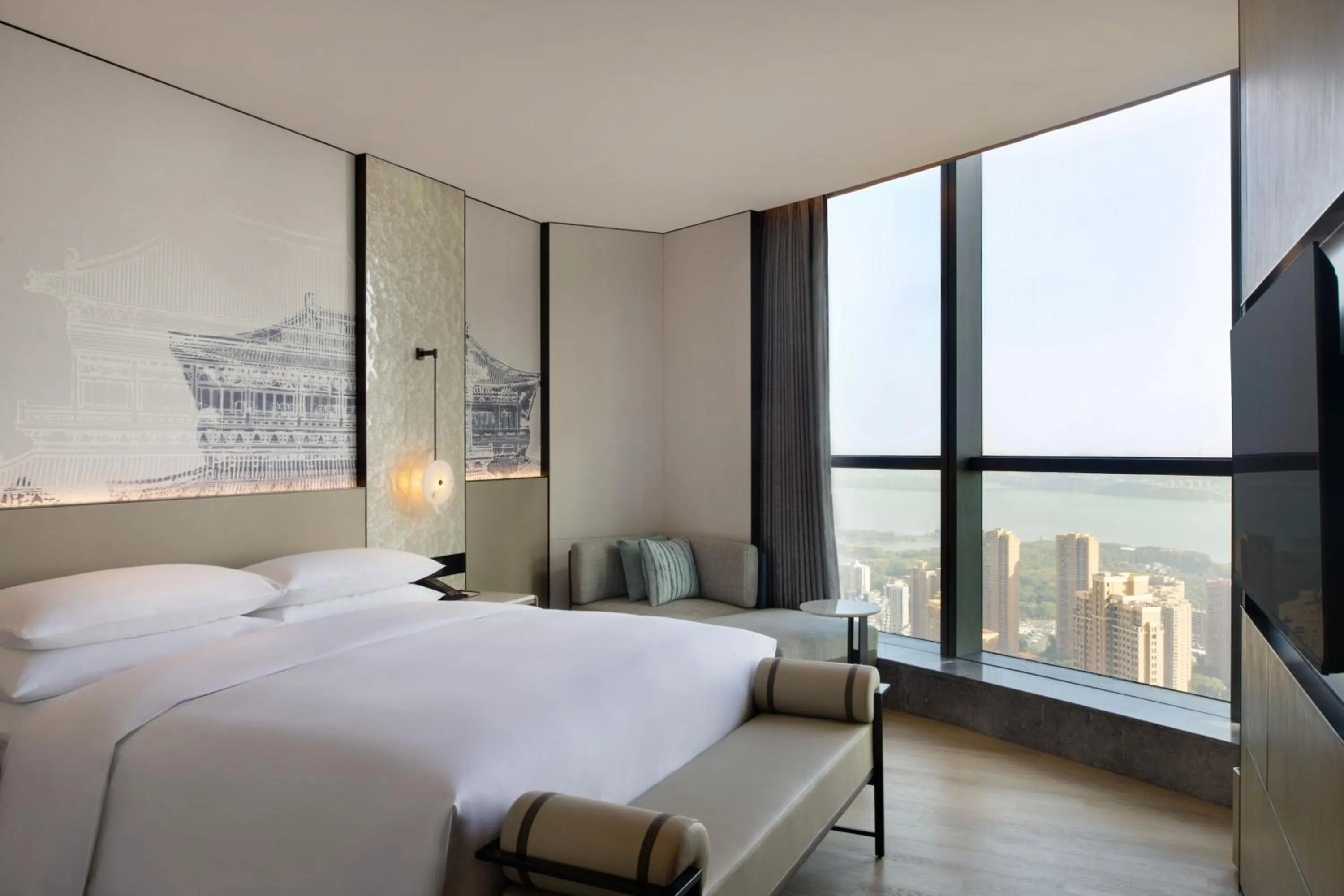 Photo of the whole room, Bed in Wuhan Marriott Hotel Wuchang