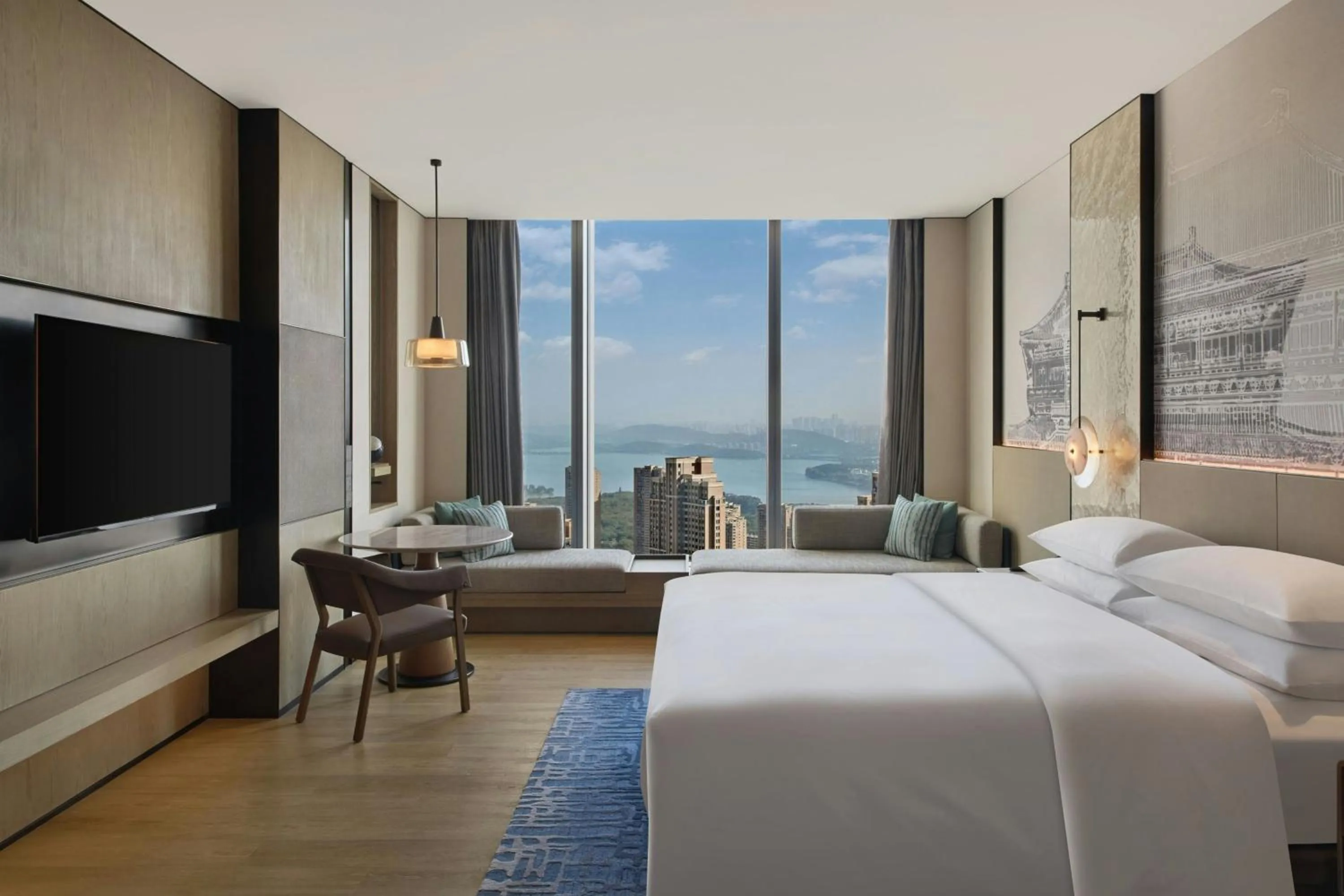 Photo of the whole room, Bed in Wuhan Marriott Hotel Wuchang