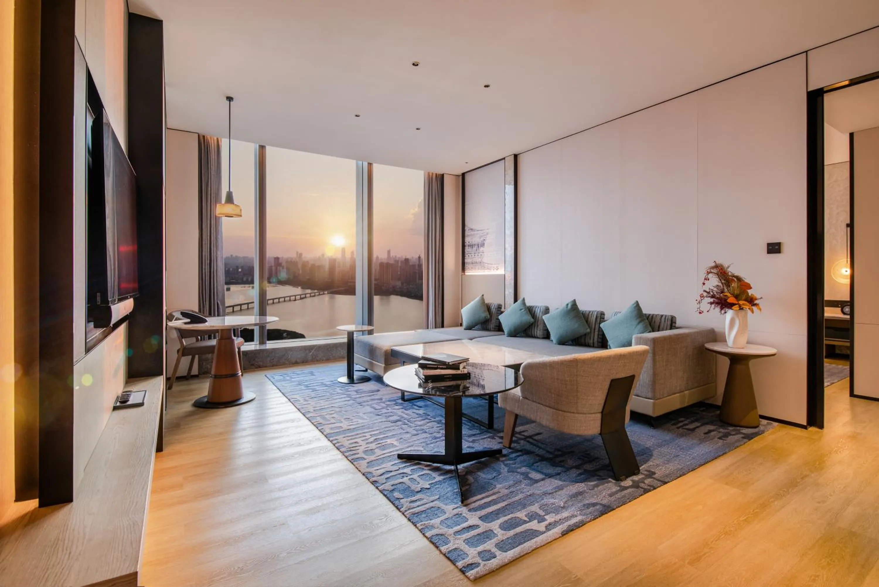 Living room in Wuhan Marriott Hotel Wuchang