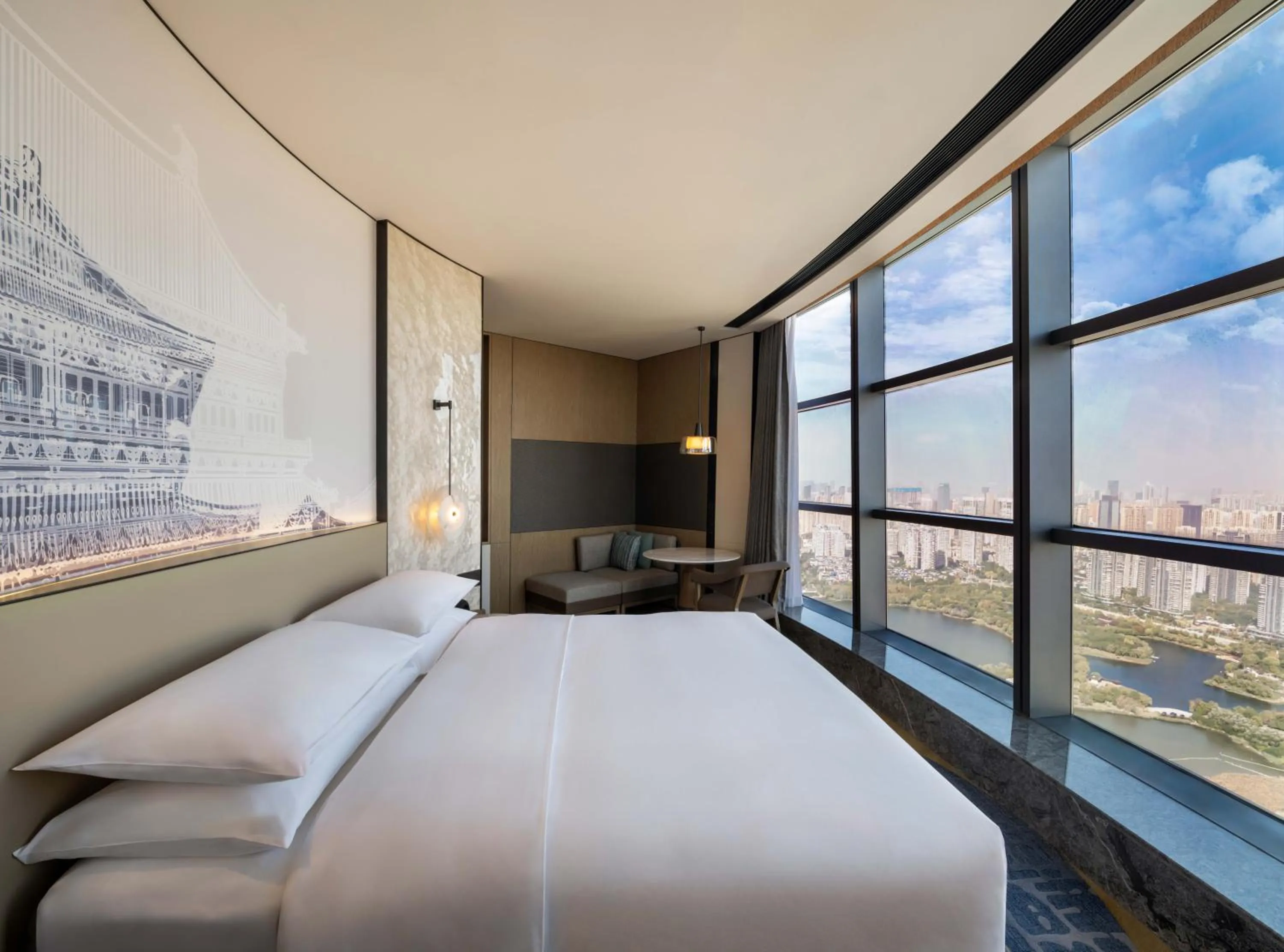 Photo of the whole room, Bed in Wuhan Marriott Hotel Wuchang