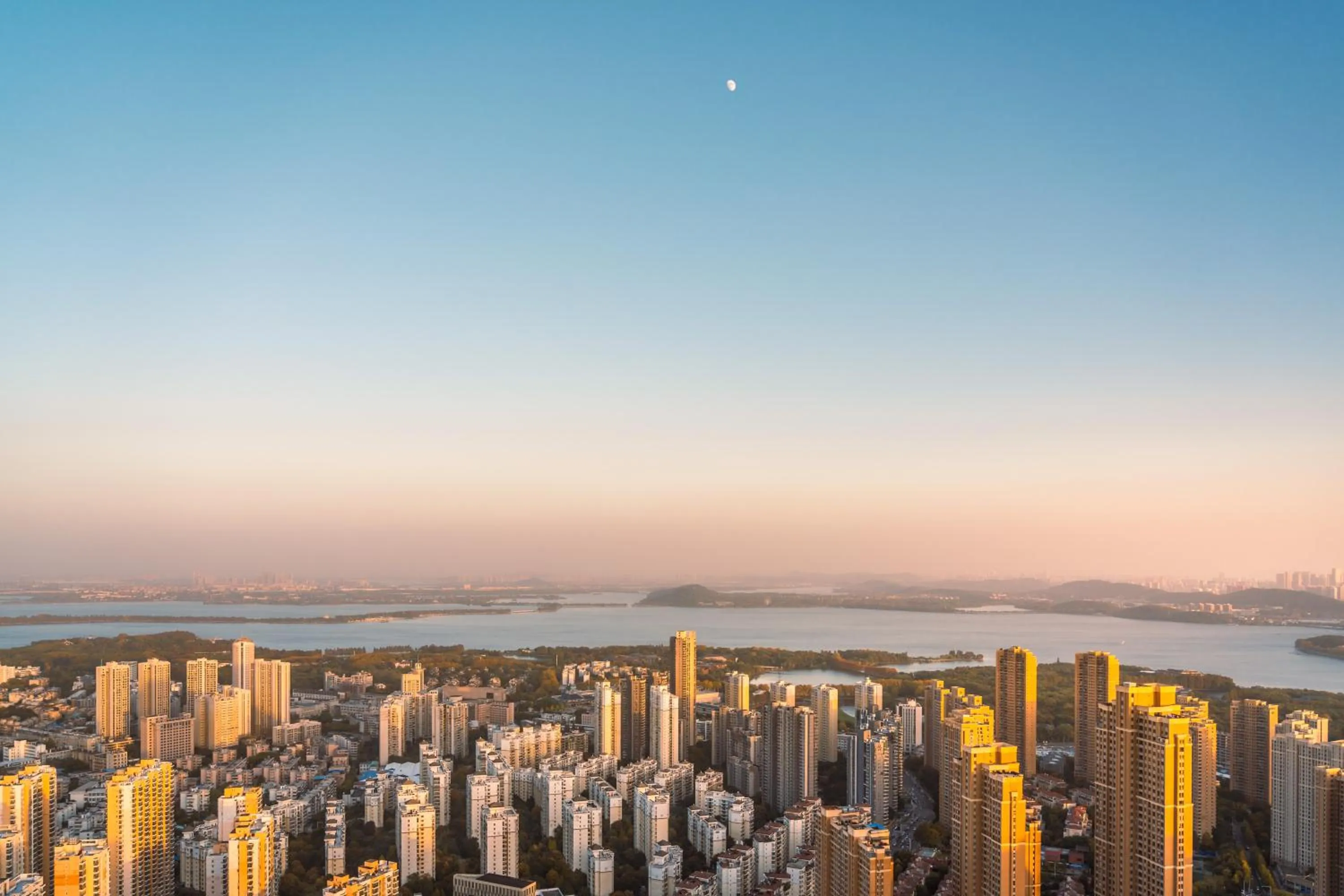 Nearby landmark in Wuhan Marriott Hotel Wuchang