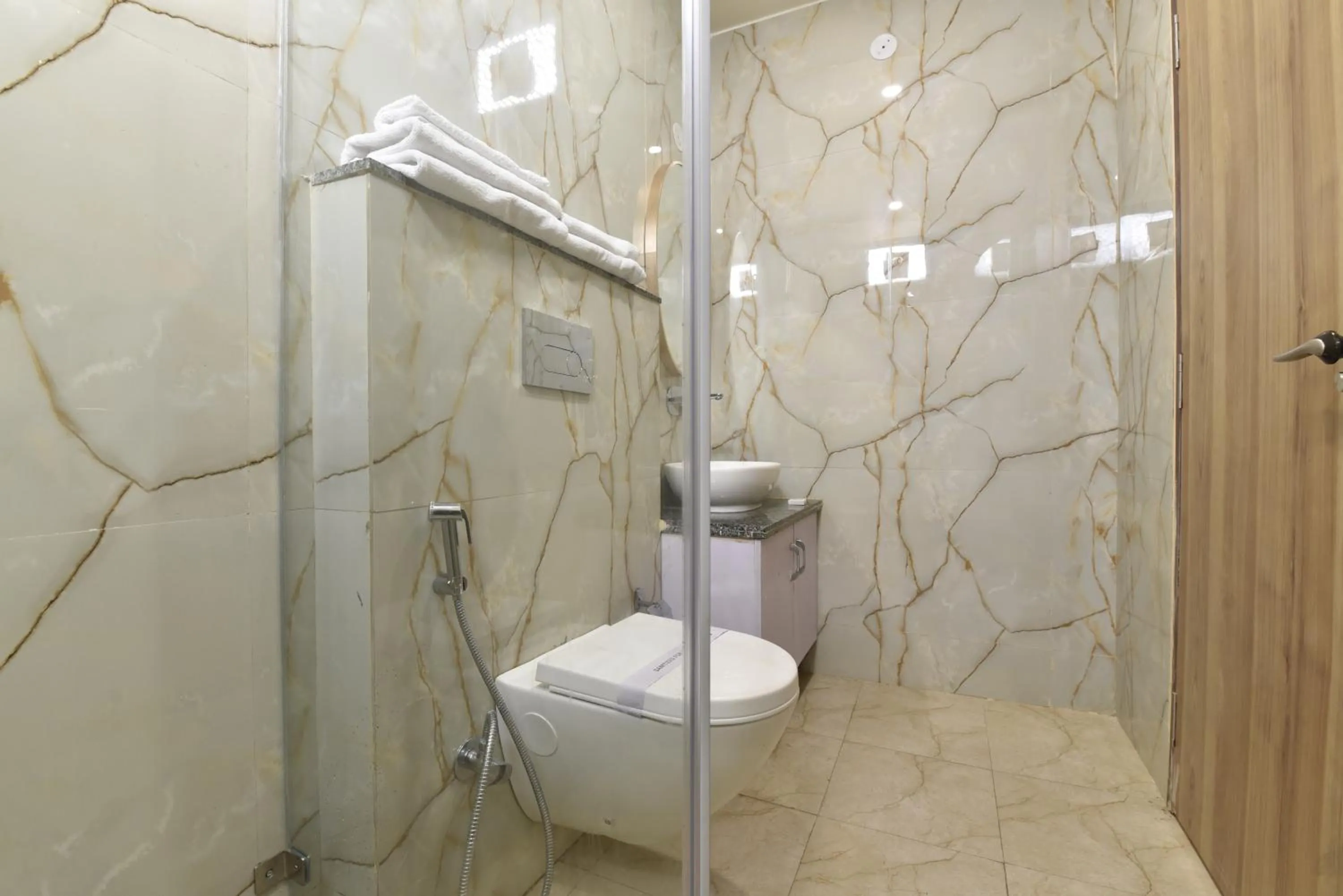 Bathroom in Hotel Anju Shree Inn-Near Jaipur Airport Terminal 1