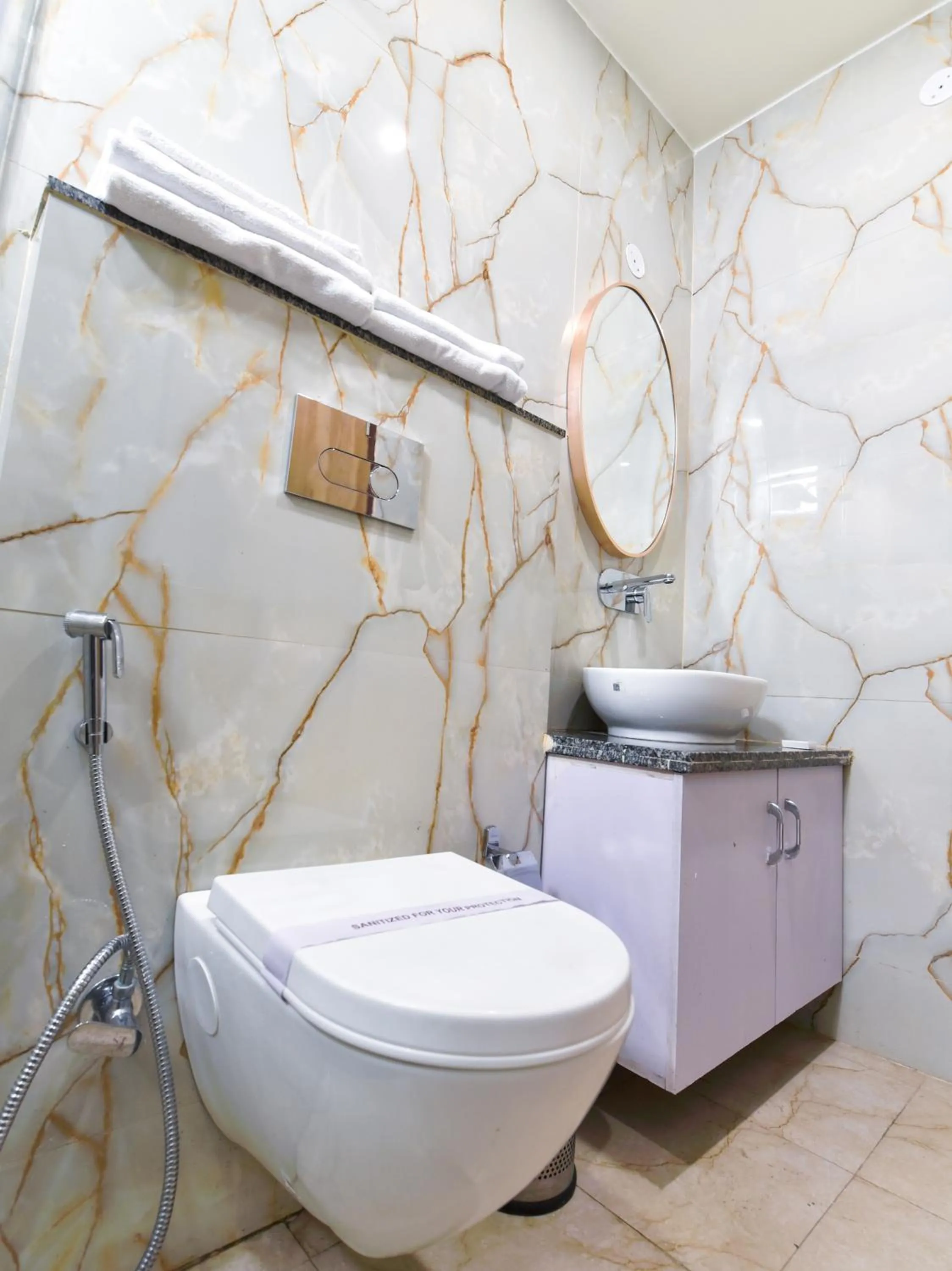 Bathroom in Hotel Anju Shree Inn-Near Jaipur Airport Terminal 1