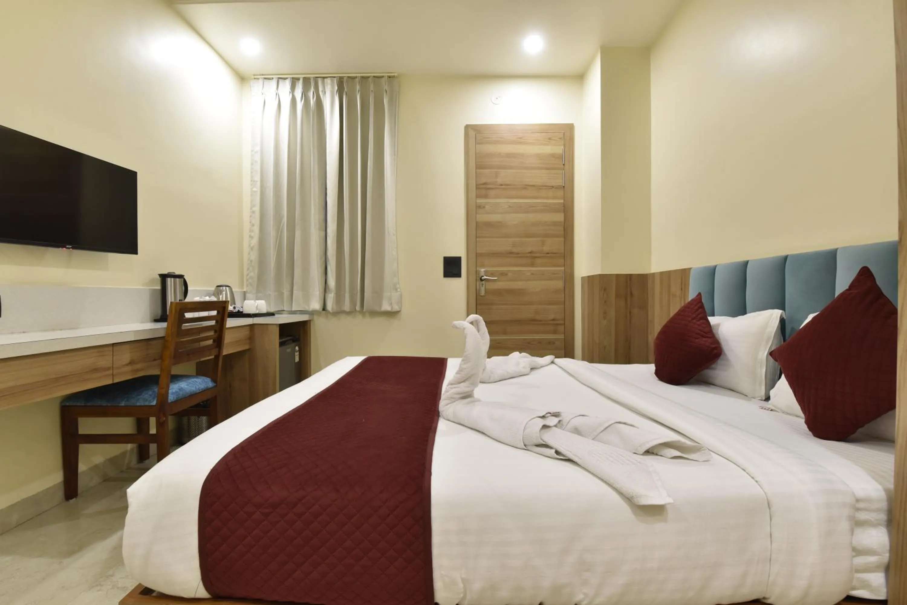 Bed in Hotel Anju Shree Inn-Near Jaipur Airport Terminal 1