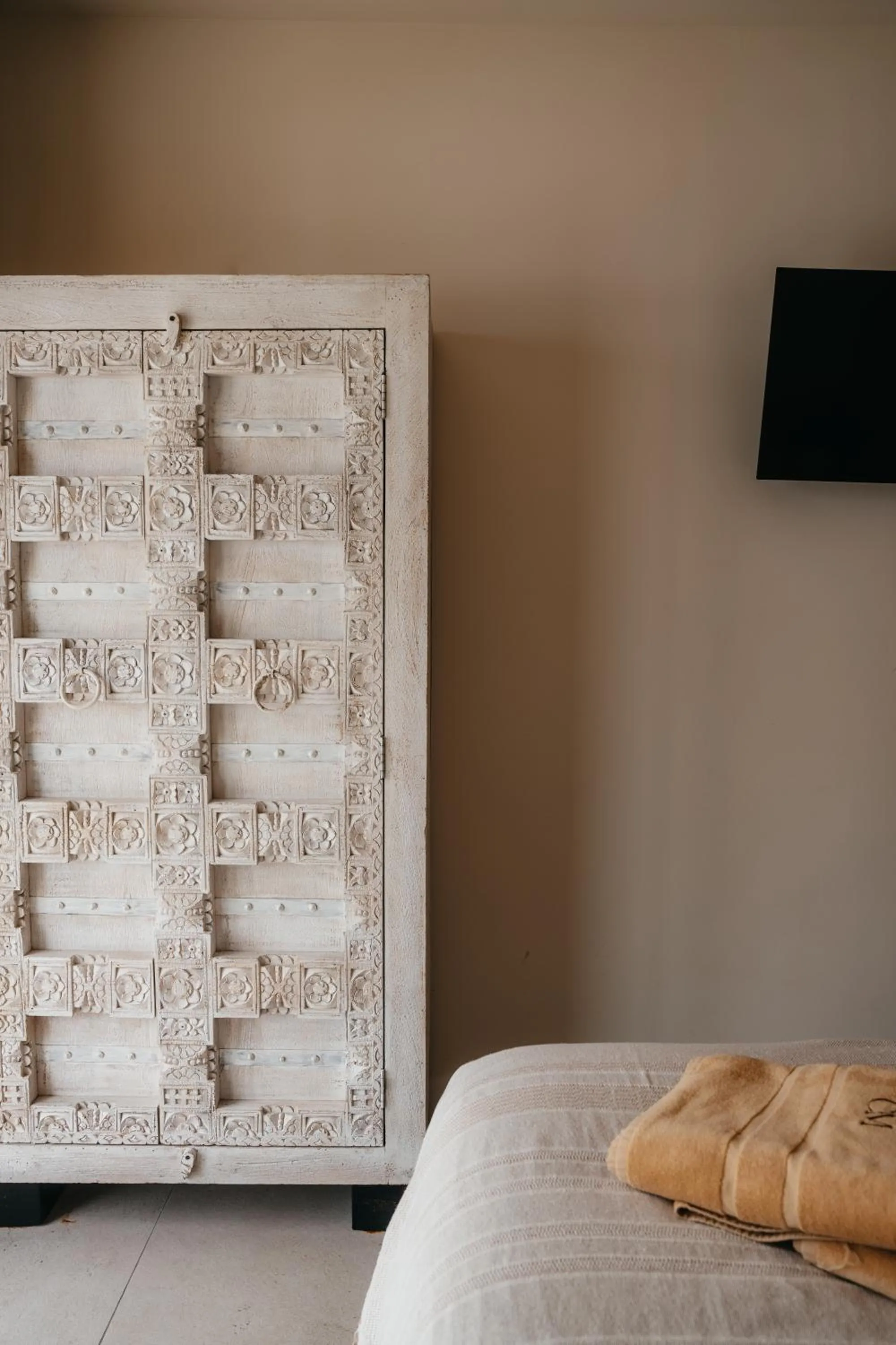 wardrobe, Bed in Boutique Eco Hotel Costa Mágica