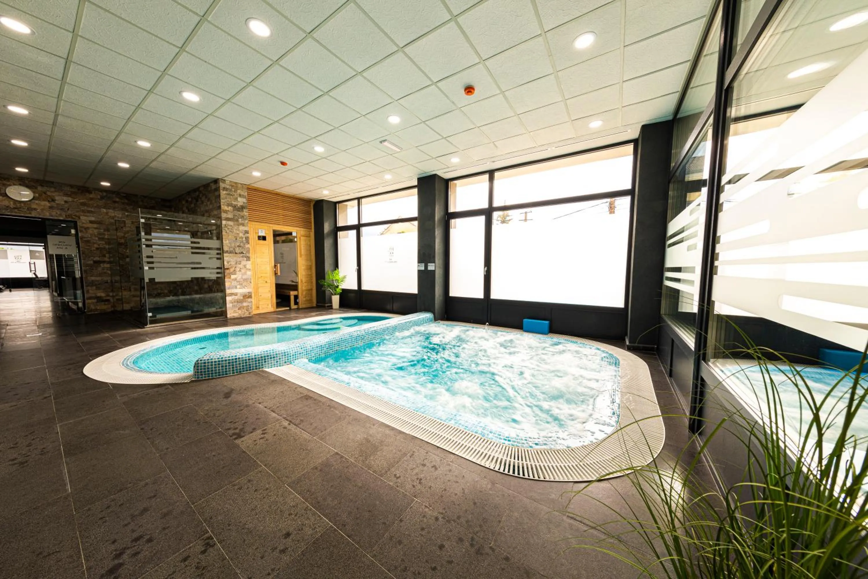 Hot Tub in Filo Hotel Wellness & Spa