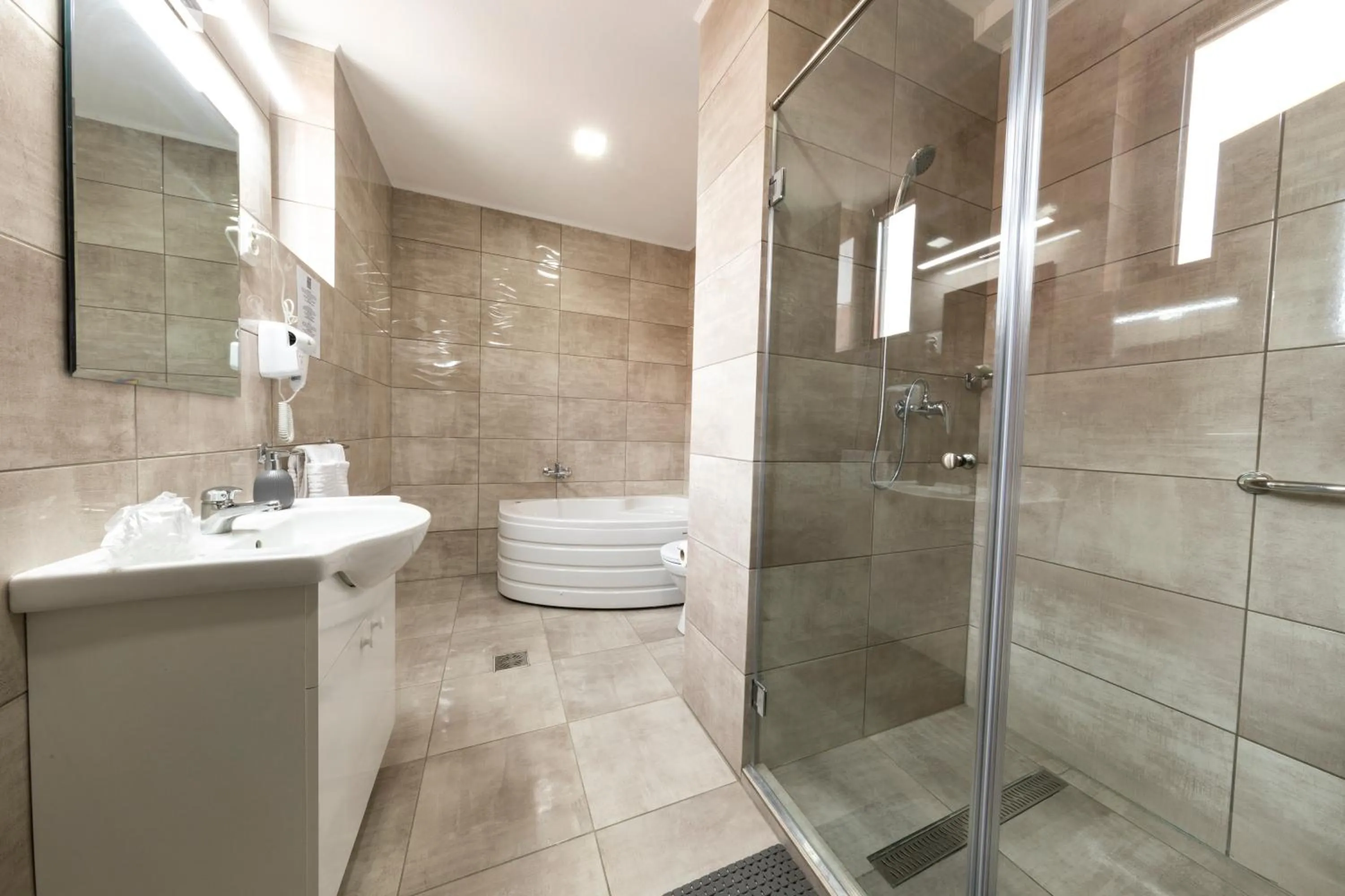 Bath in Filo Hotel Wellness & Spa