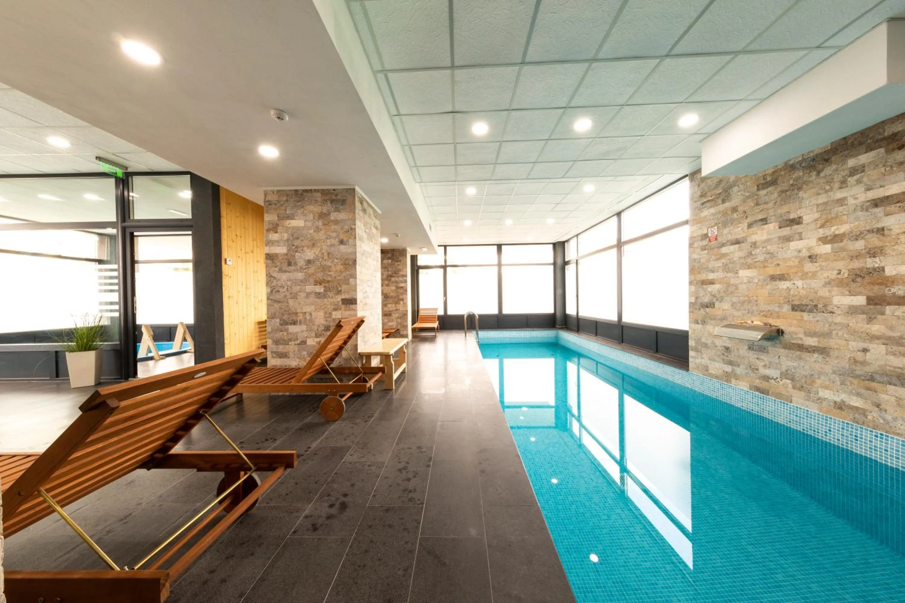 Swimming pool in Filo Hotel Wellness & Spa