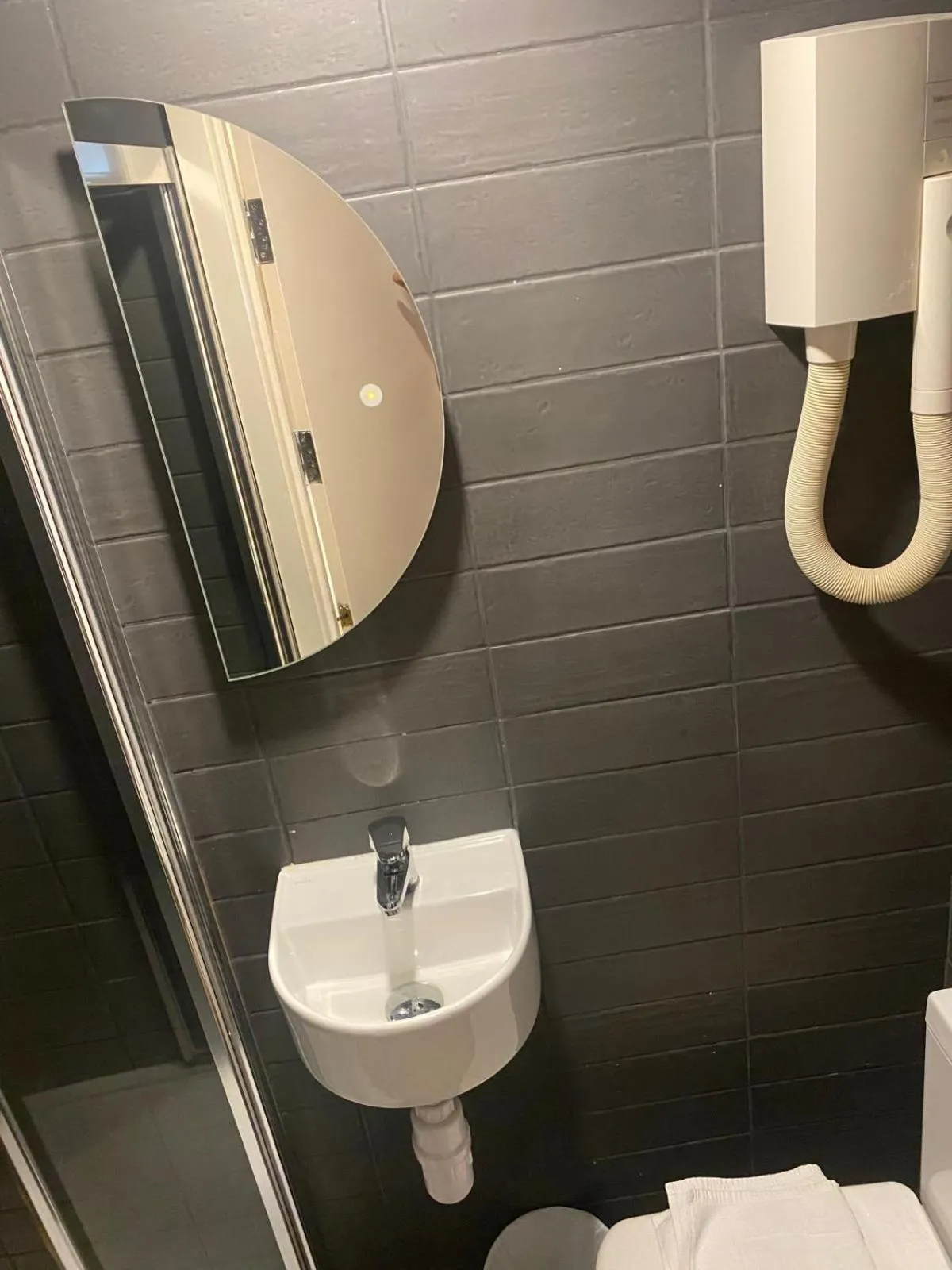 Toilet in Exhibition Court Hotel 4