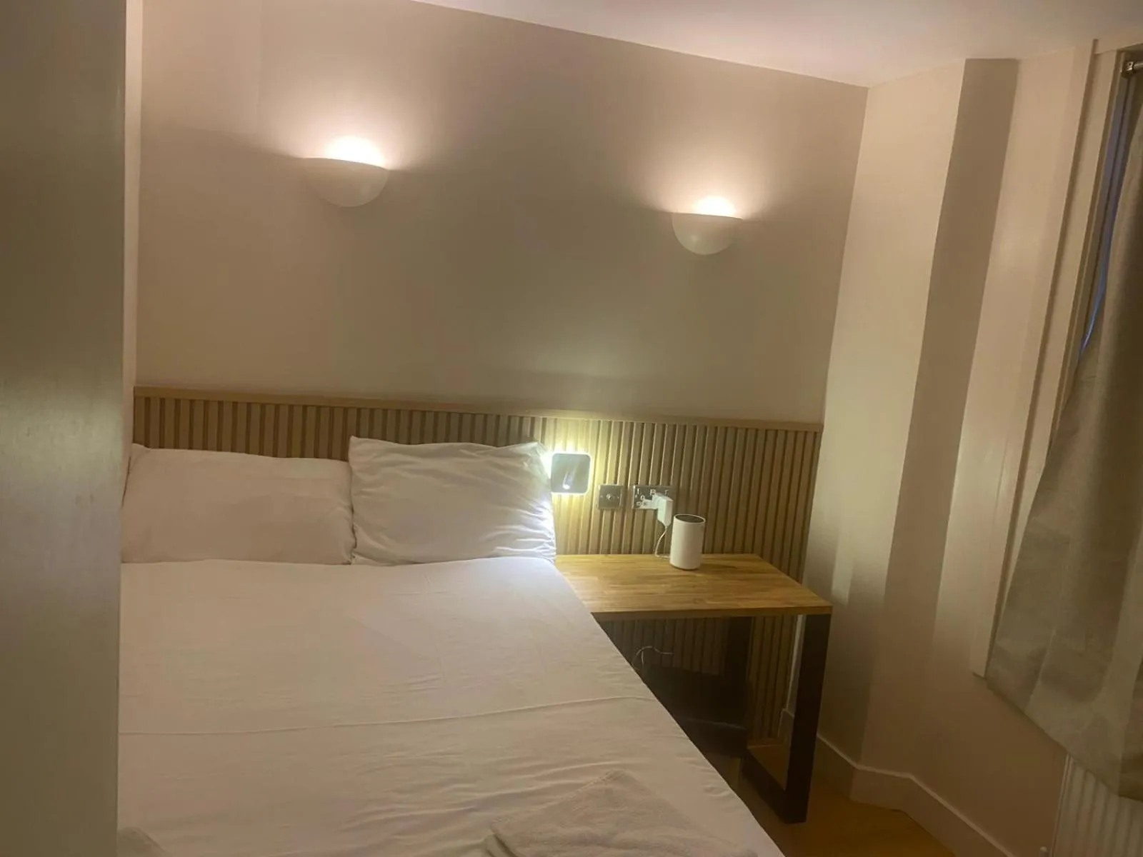 Photo of the whole room, Bed in Exhibition Court Hotel 4