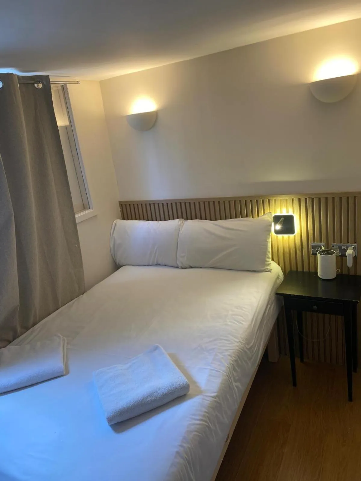 Photo of the whole room, Bed in Exhibition Court Hotel 4