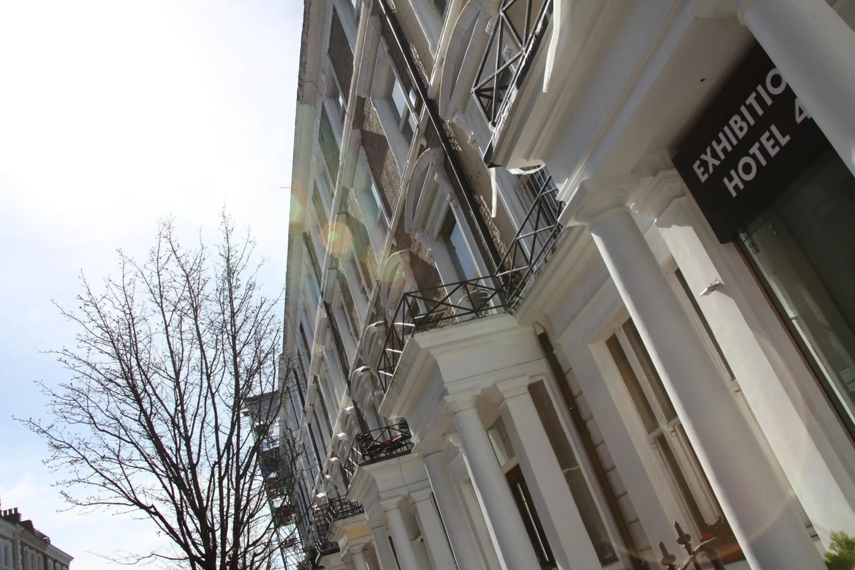 Property building in Exhibition Court Hotel 4 Property building in Exhibition Court Hotel 4