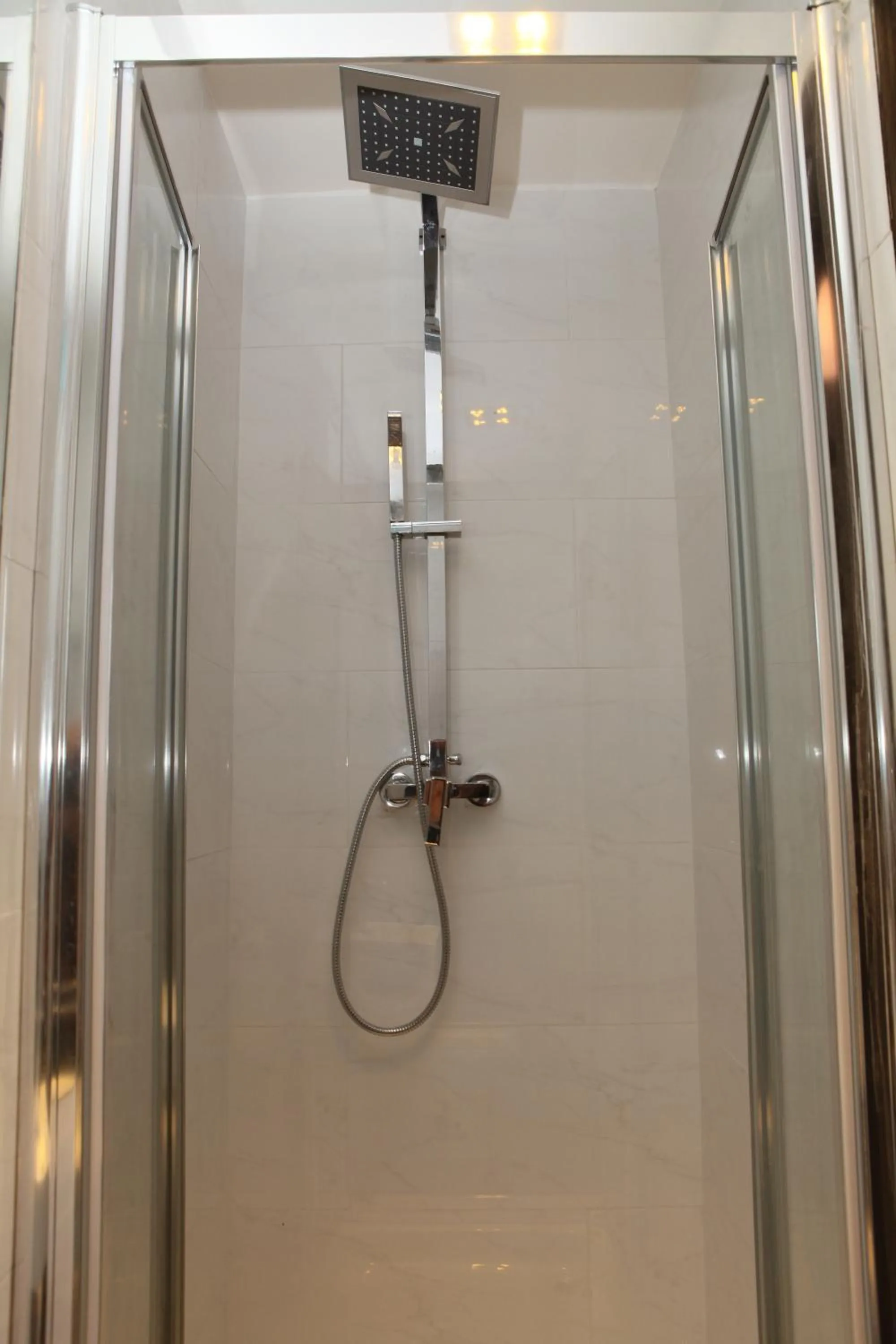 Bathroom in Exhibition Court Hotel 4