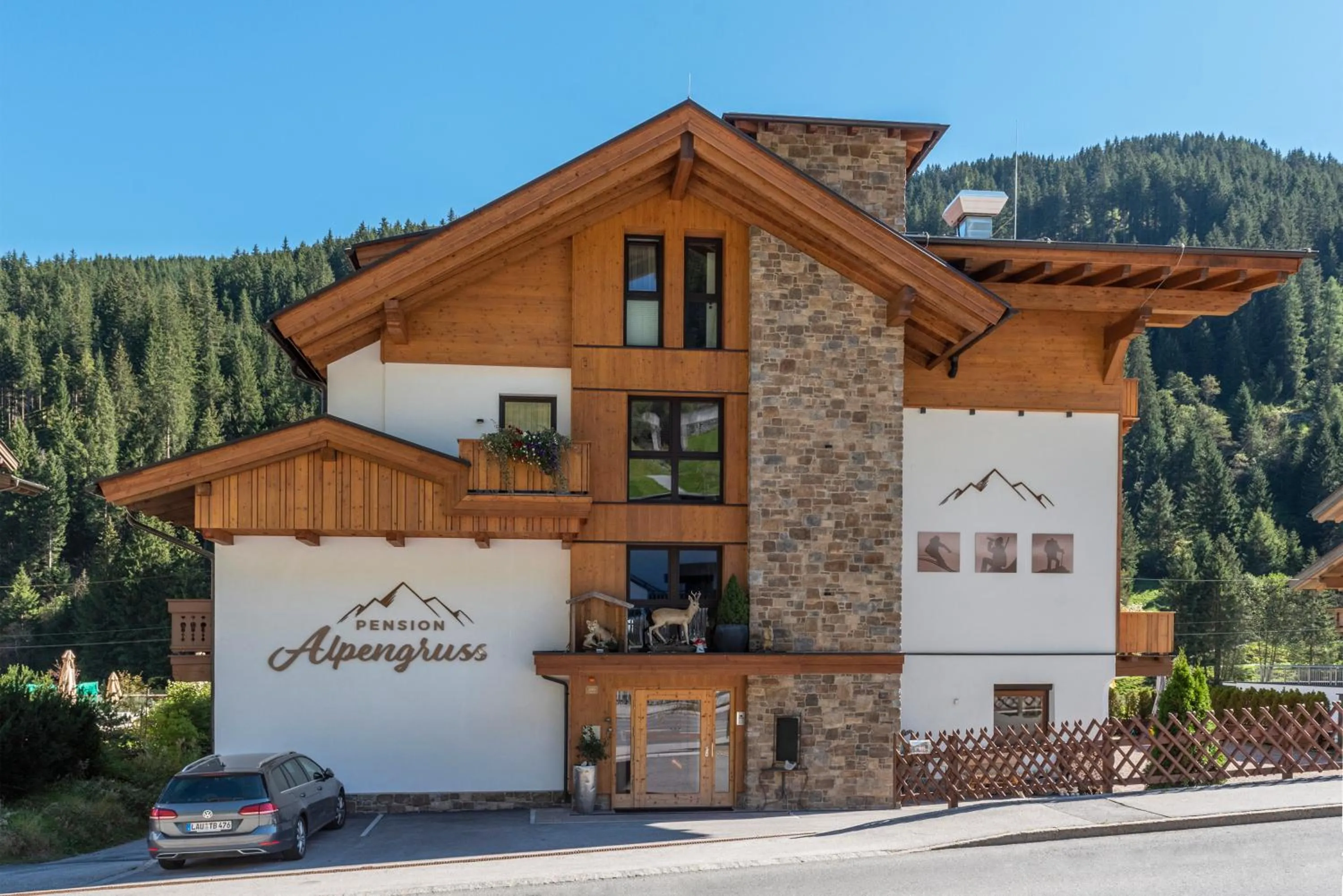 Property building in Hotel Pension Alpengruß