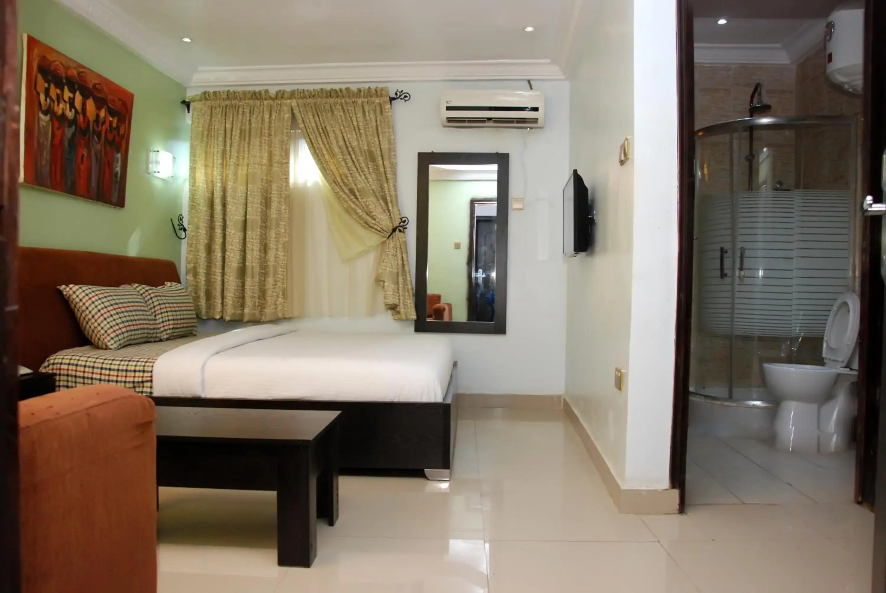Deluxe Queen Room in BEN AUTO Hotel Deluxe Queen Room in BEN AUTO Hotel