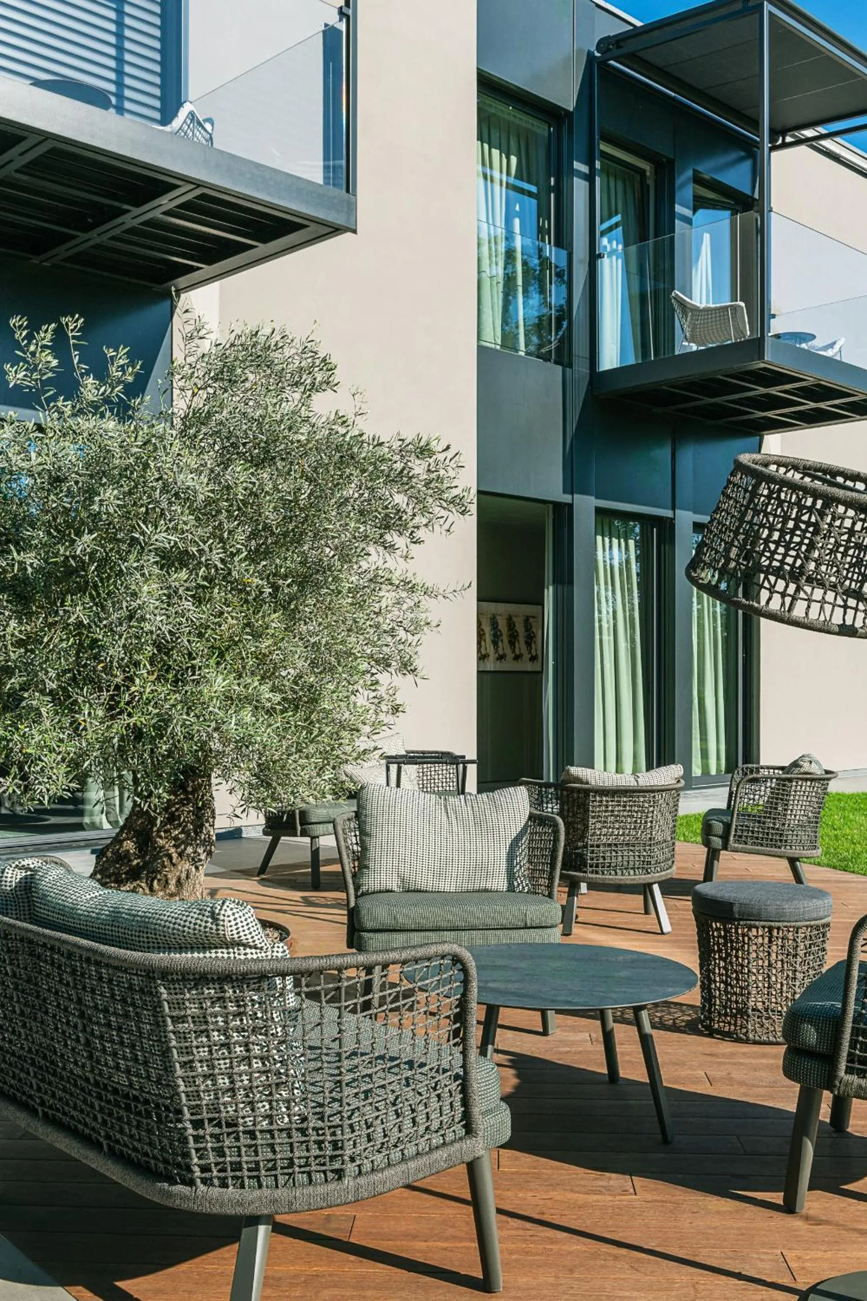 Drinks in Le Cattedrali Relais by Laqua Collection